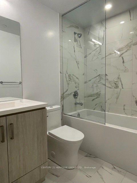 Photo 6 of Unit 519, 38 Honeycrisp Crescent, Vaughan, Vaughan Corporate Centre — HOMEH