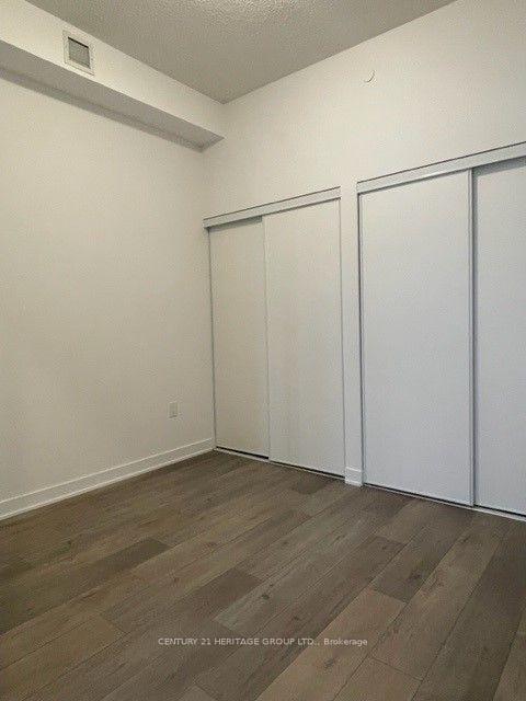 Photo 8 of Unit 519, 38 Honeycrisp Crescent, Vaughan, Vaughan Corporate Centre — HOMEH