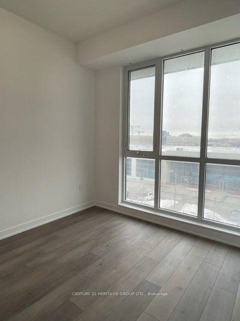 Photo 9 of Unit 519, 38 Honeycrisp Crescent, Vaughan, Vaughan Corporate Centre — HOMEH