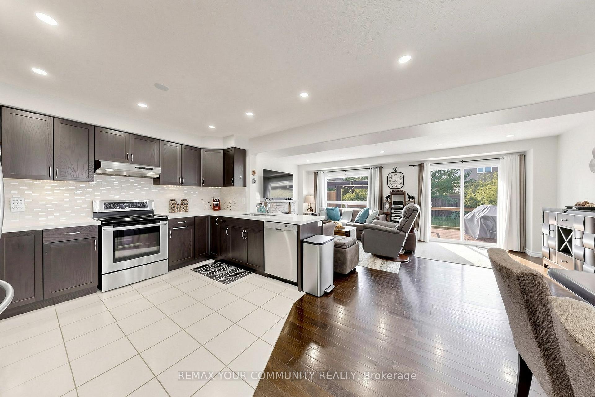 Photo 13 of 18 Davis Street, Collingwood — HOMEH