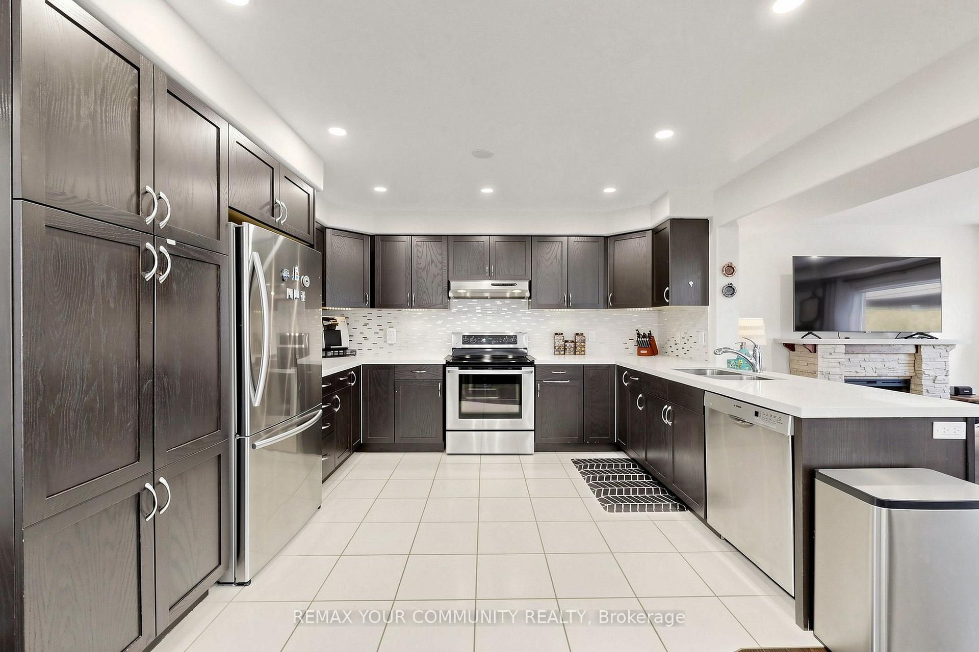 Photo 14 of 18 Davis Street, Collingwood — HOMEH