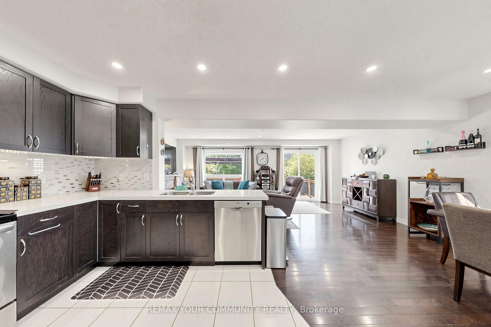 Photo 18 of 18 Davis Street, Collingwood — HOMEH