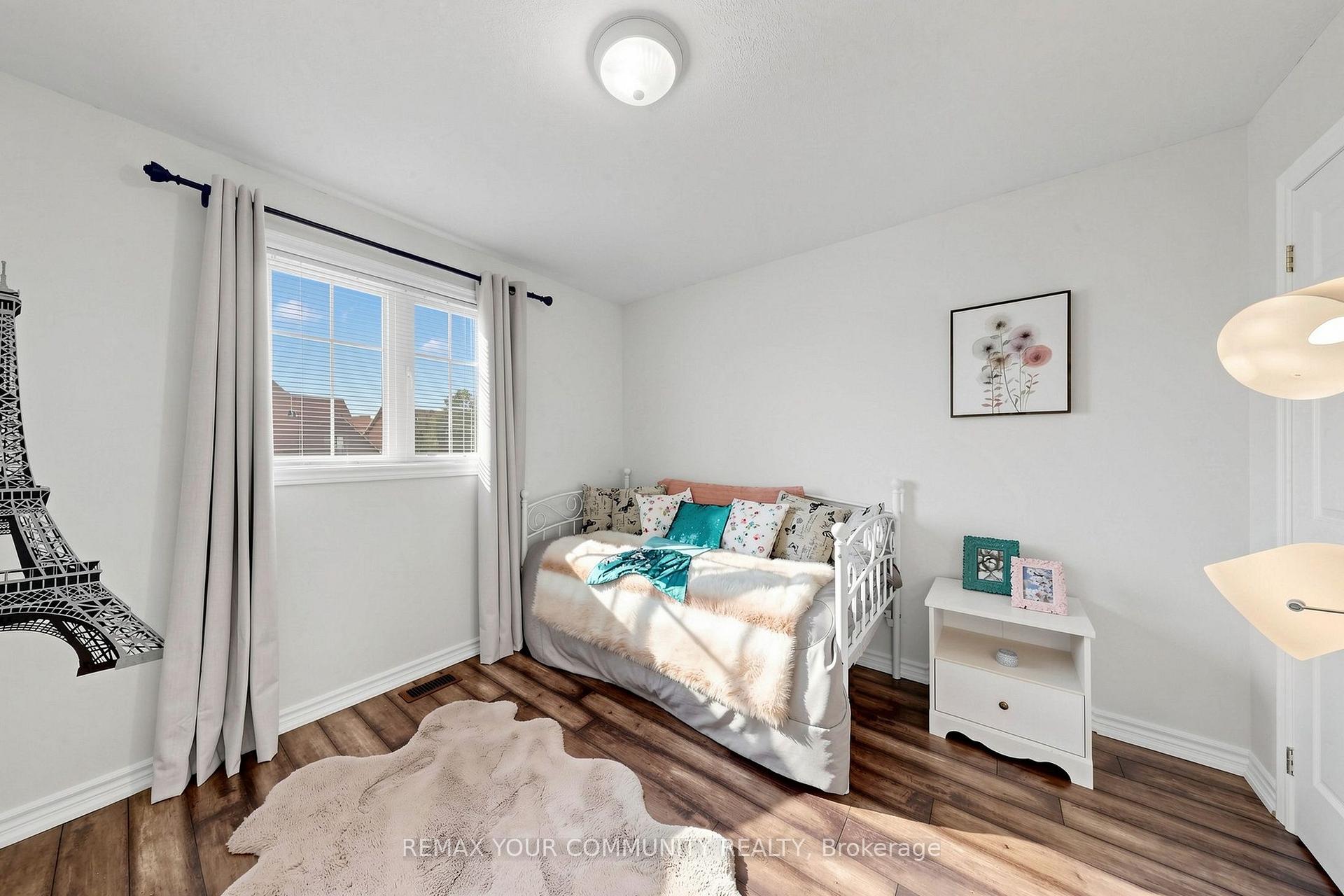 Photo 33 of 18 Davis Street, Collingwood — HOMEH