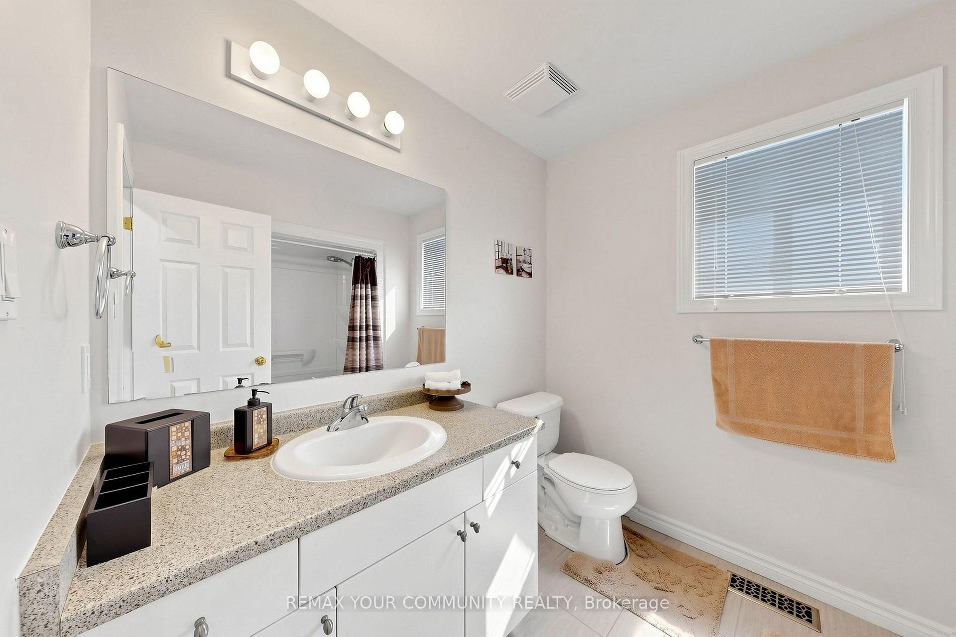 Photo 35 of 18 Davis Street, Collingwood — HOMEH