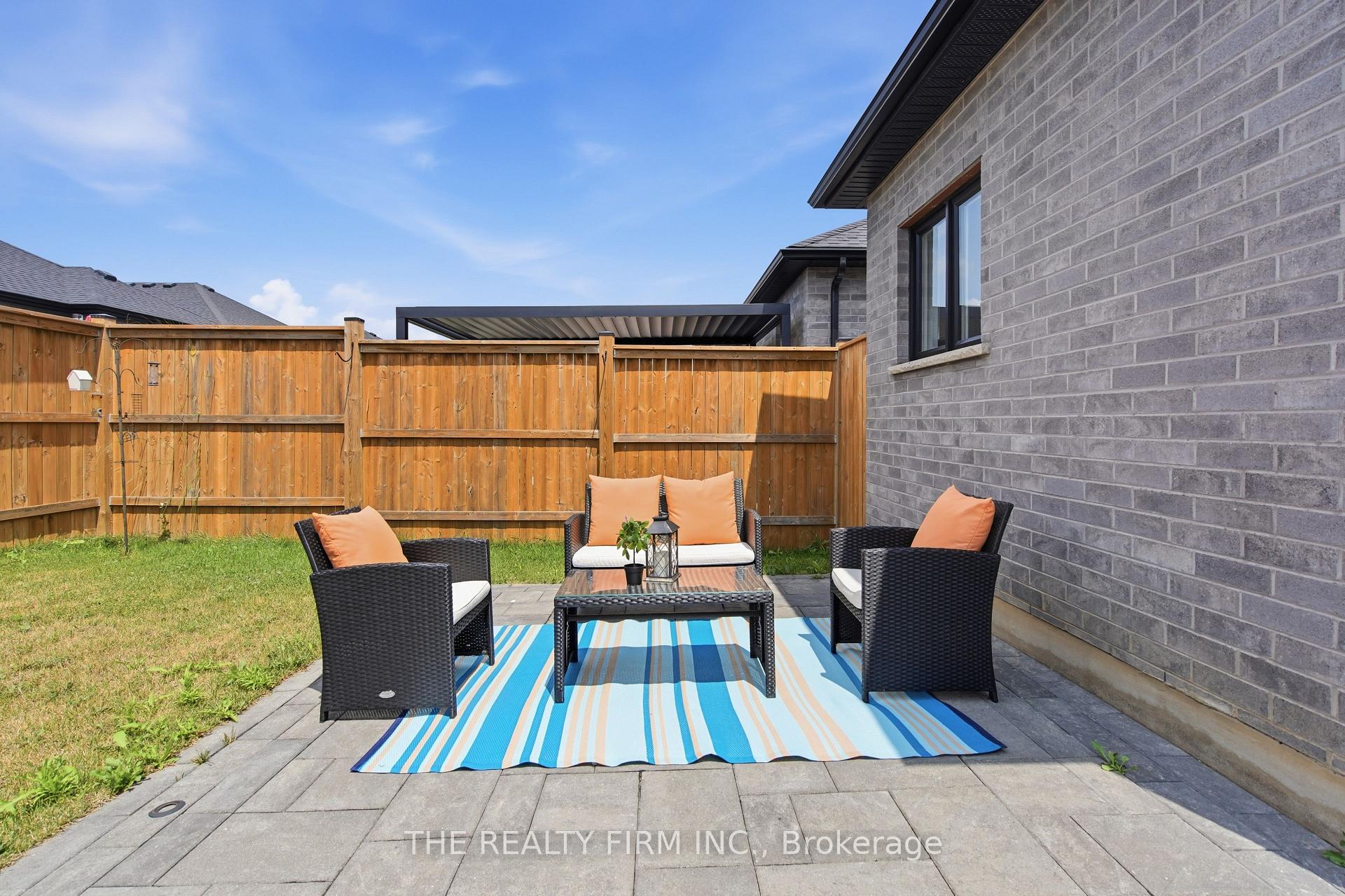 Photo 46 of Unit 8, 383 Daventry Way, Middlesex Centre, Kilworth — HOMEH