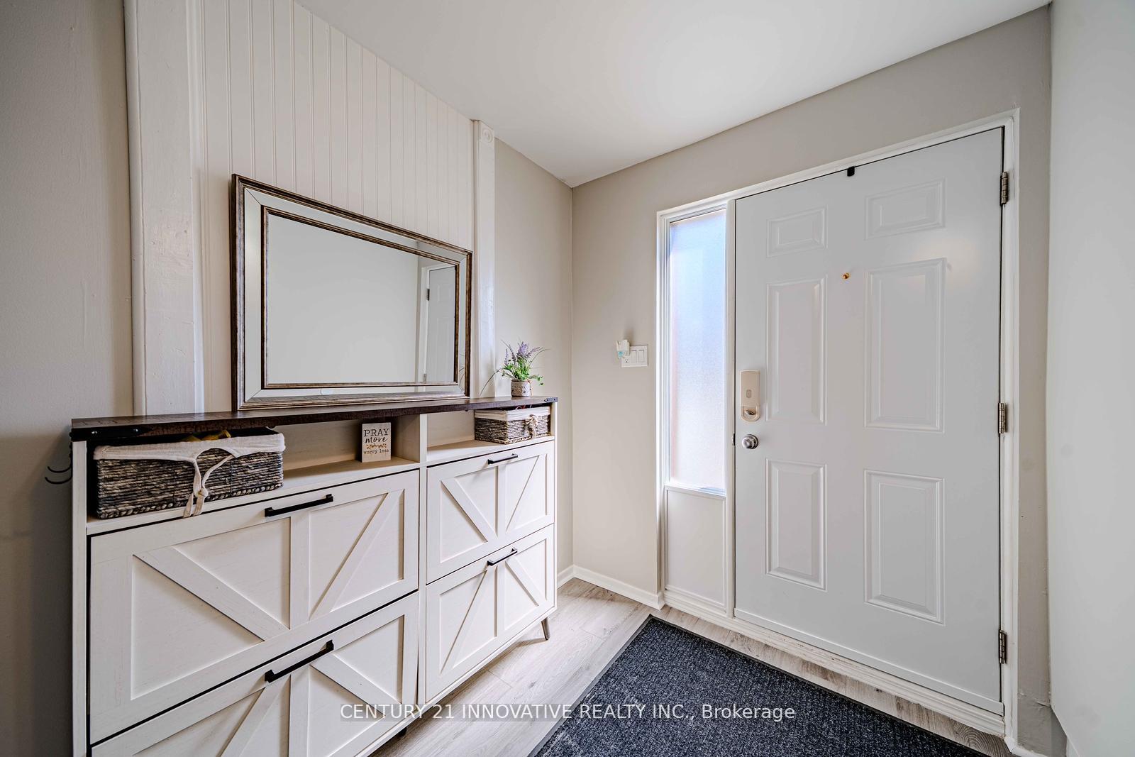 Photo 6 of 35 The Bridle Path, Clarington, Bowmanville — HOMEH