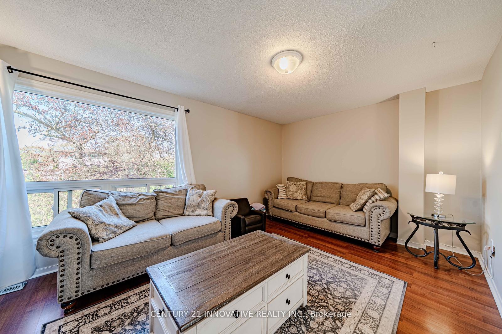 Photo 10 of 35 The Bridle Path, Clarington, Bowmanville — HOMEH