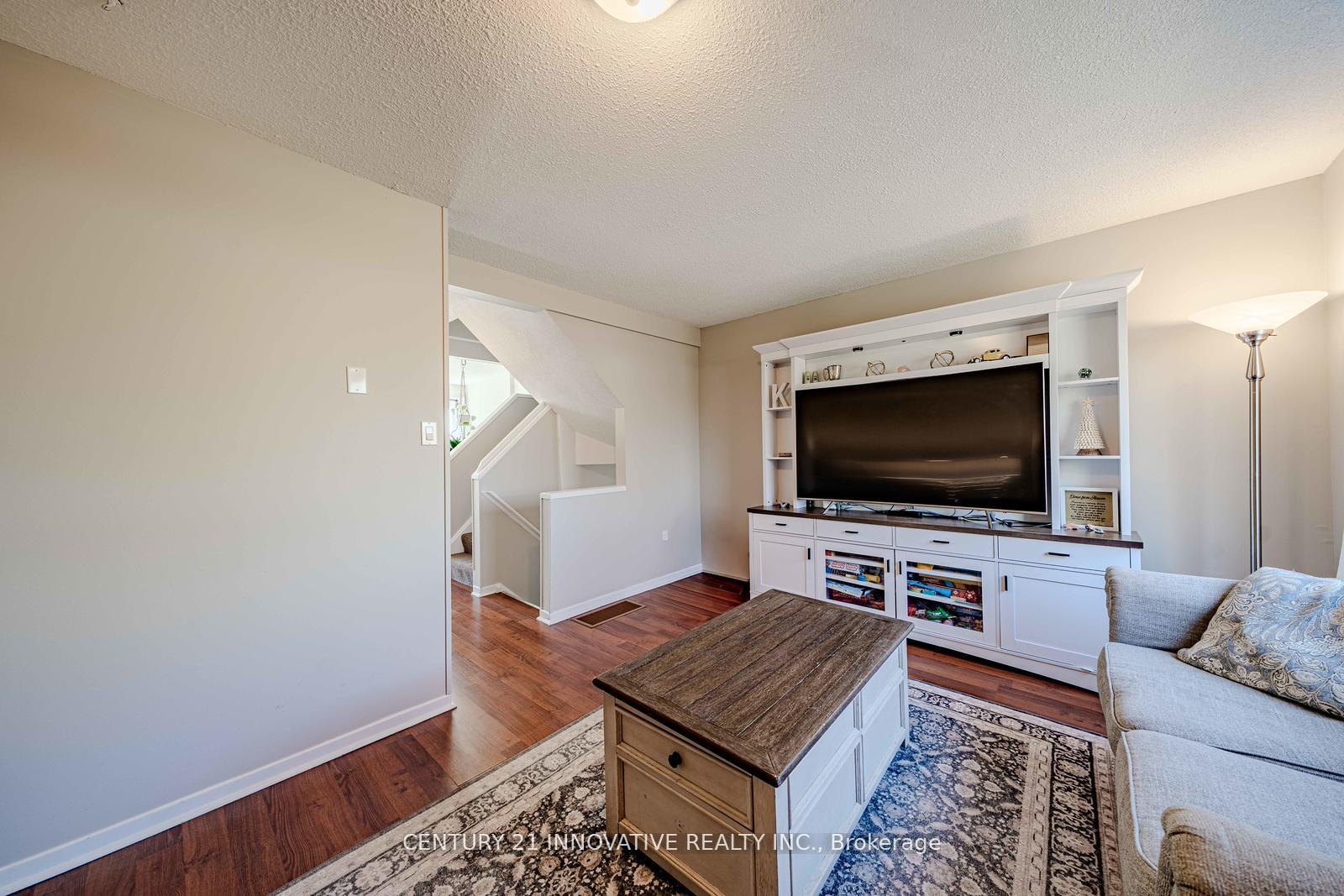Photo 15 of 35 The Bridle Path, Clarington, Bowmanville — HOMEH
