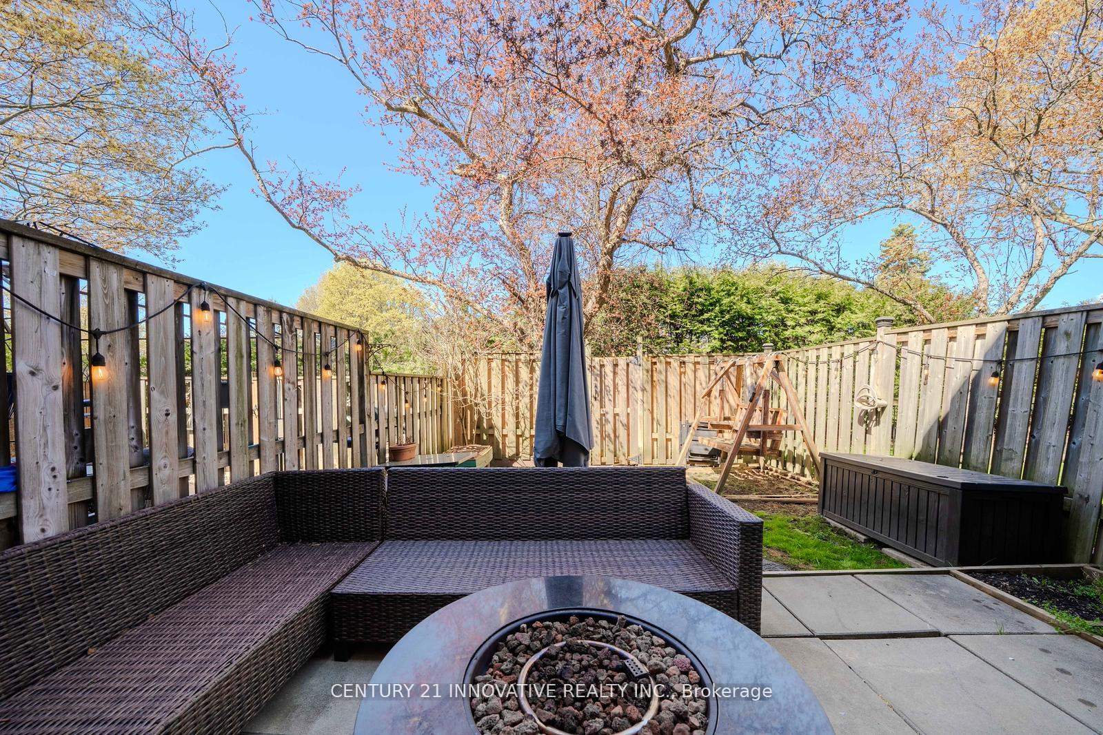 Photo 44 of 35 The Bridle Path, Clarington, Bowmanville — HOMEH