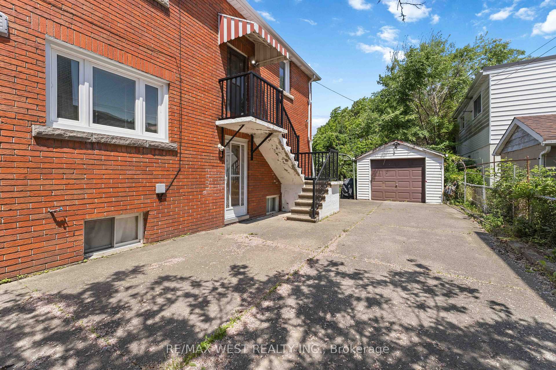 Photo 4 of 5177 Kitchener Street, Niagara Falls, Clifton Hill — HOMEH