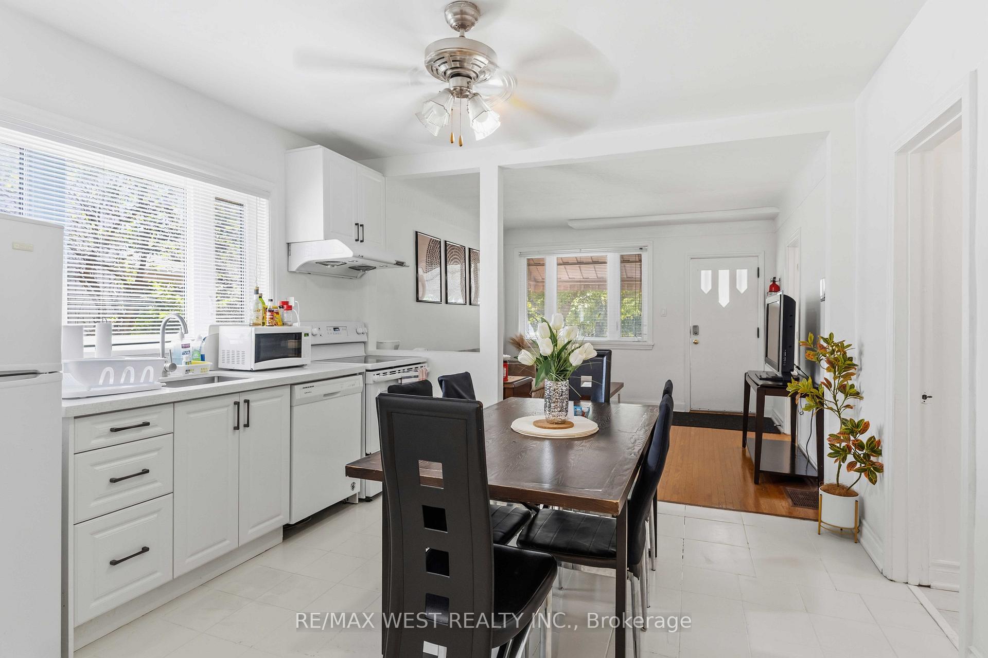 Photo 8 of 5177 Kitchener Street, Niagara Falls, Clifton Hill — HOMEH