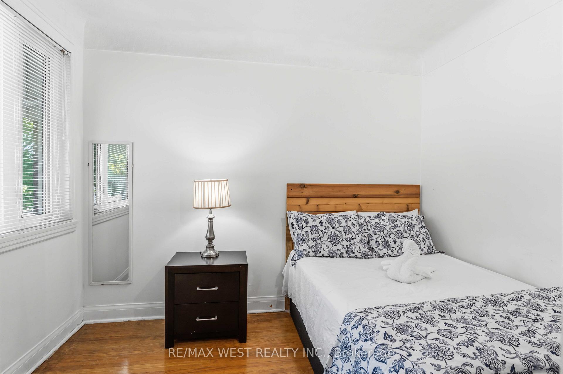 Photo 10 of 5177 Kitchener Street, Niagara Falls, Clifton Hill — HOMEH