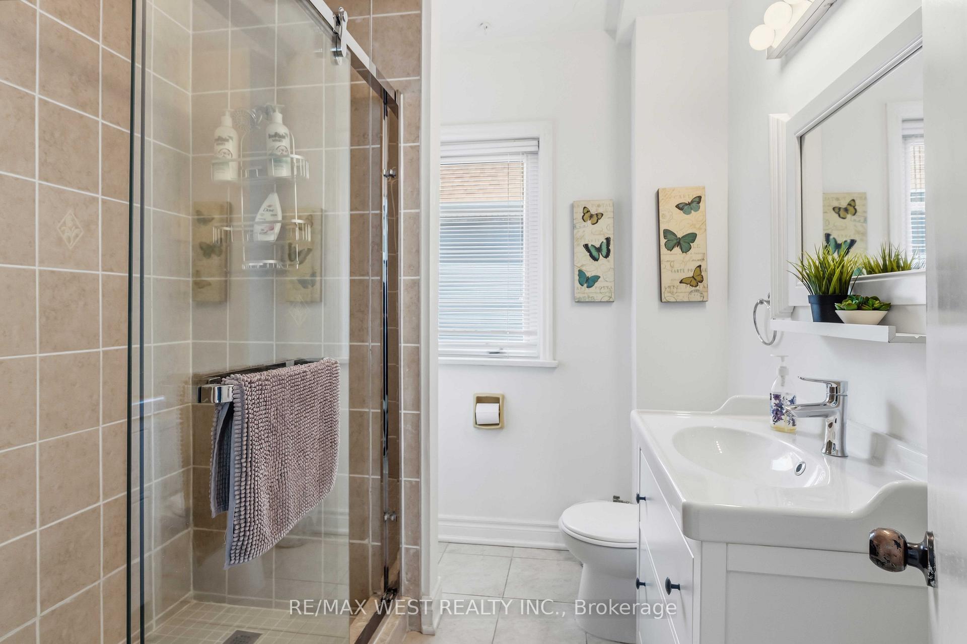 Photo 11 of 5177 Kitchener Street, Niagara Falls, Clifton Hill — HOMEH