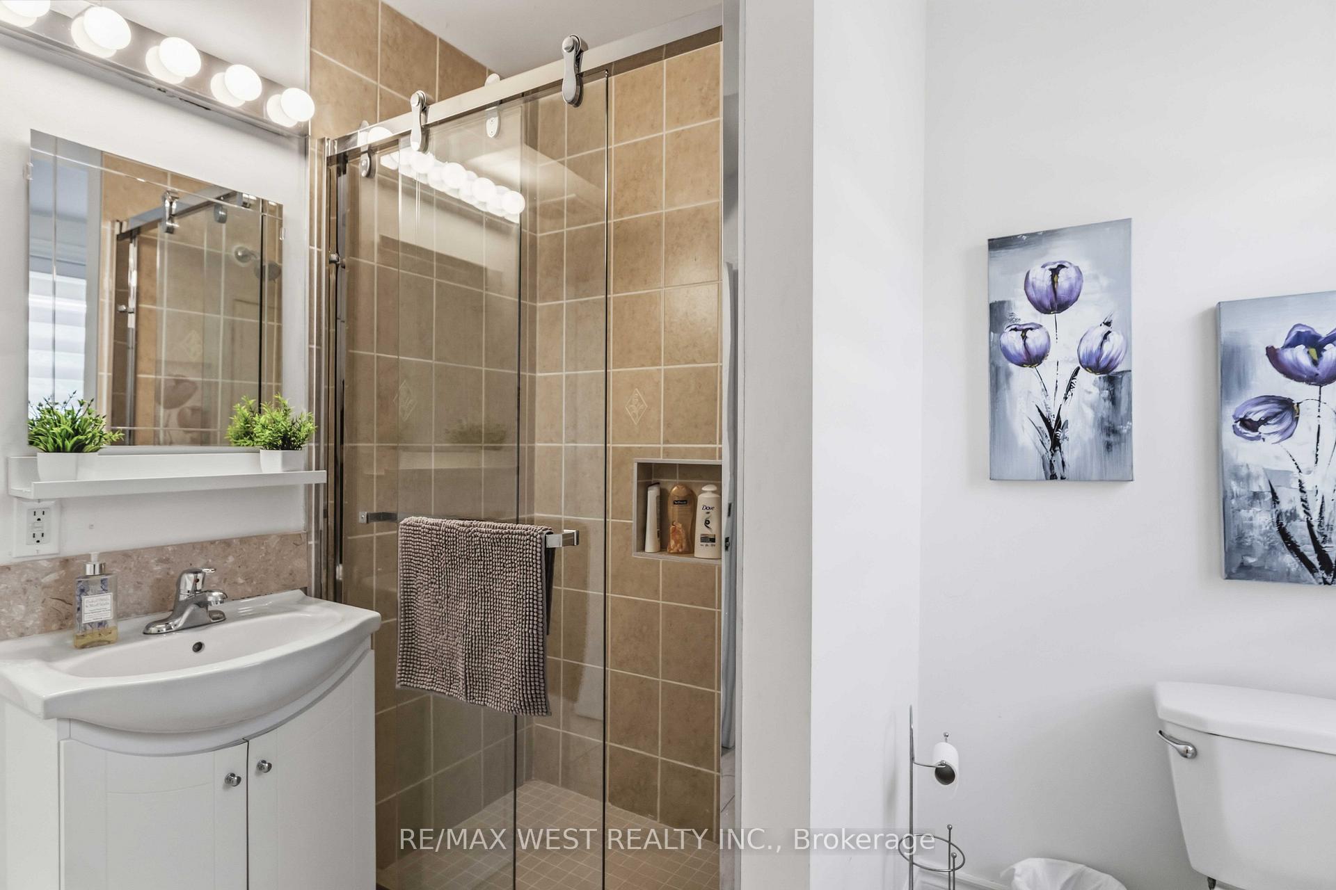 Photo 13 of 5177 Kitchener Street, Niagara Falls, Clifton Hill — HOMEH