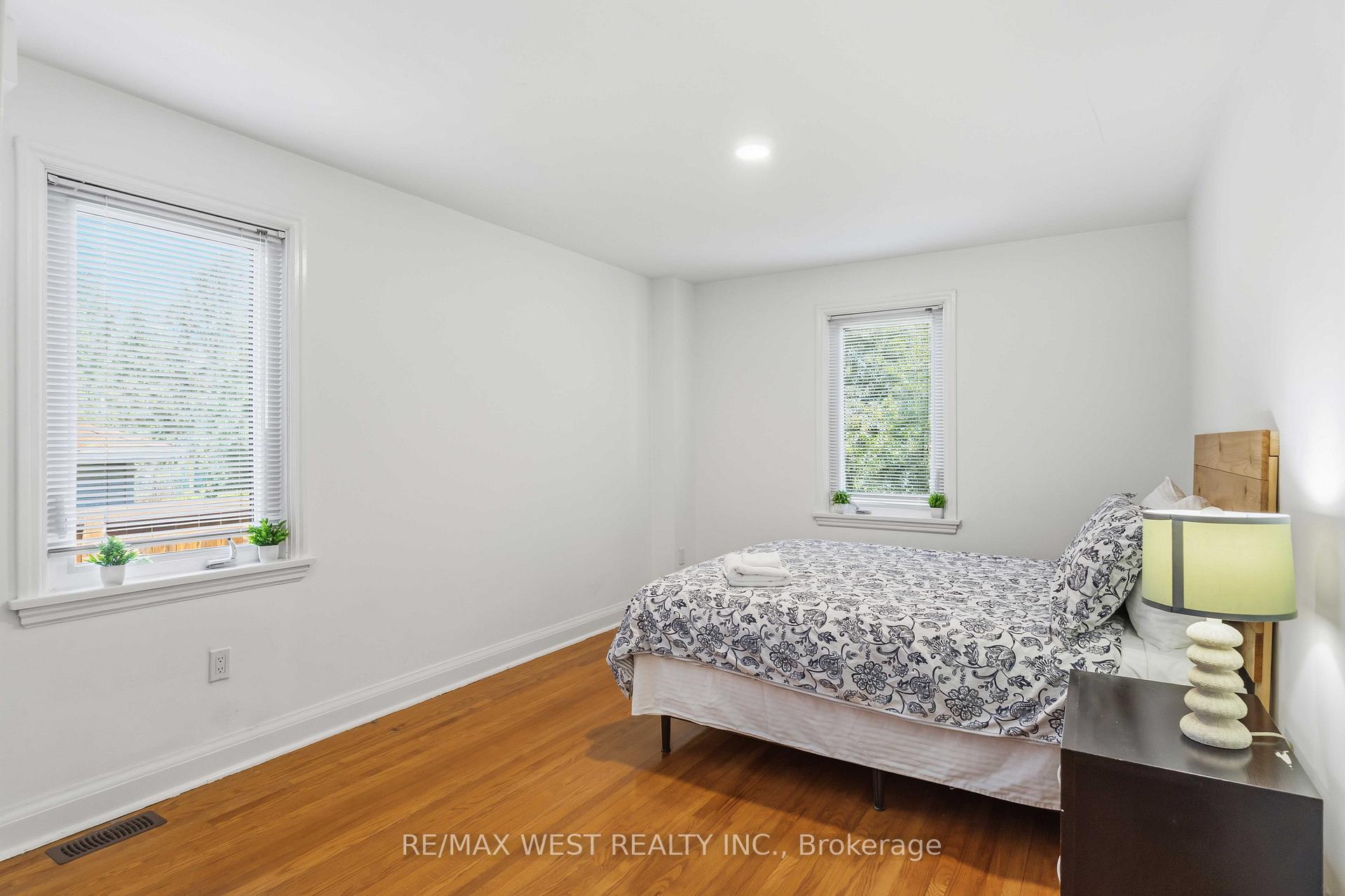 Photo 15 of 5177 Kitchener Street, Niagara Falls, Clifton Hill — HOMEH