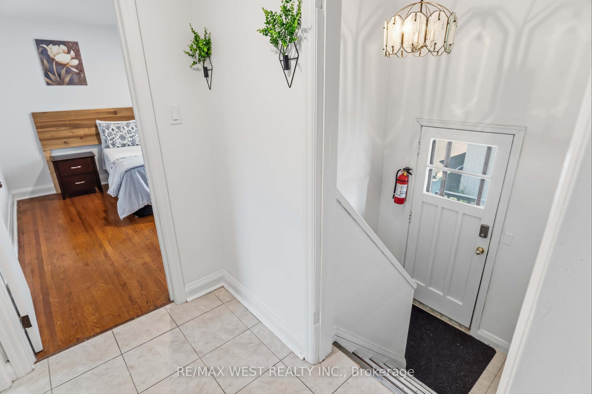 Photo 18 of 5177 Kitchener Street, Niagara Falls, Clifton Hill — HOMEH
