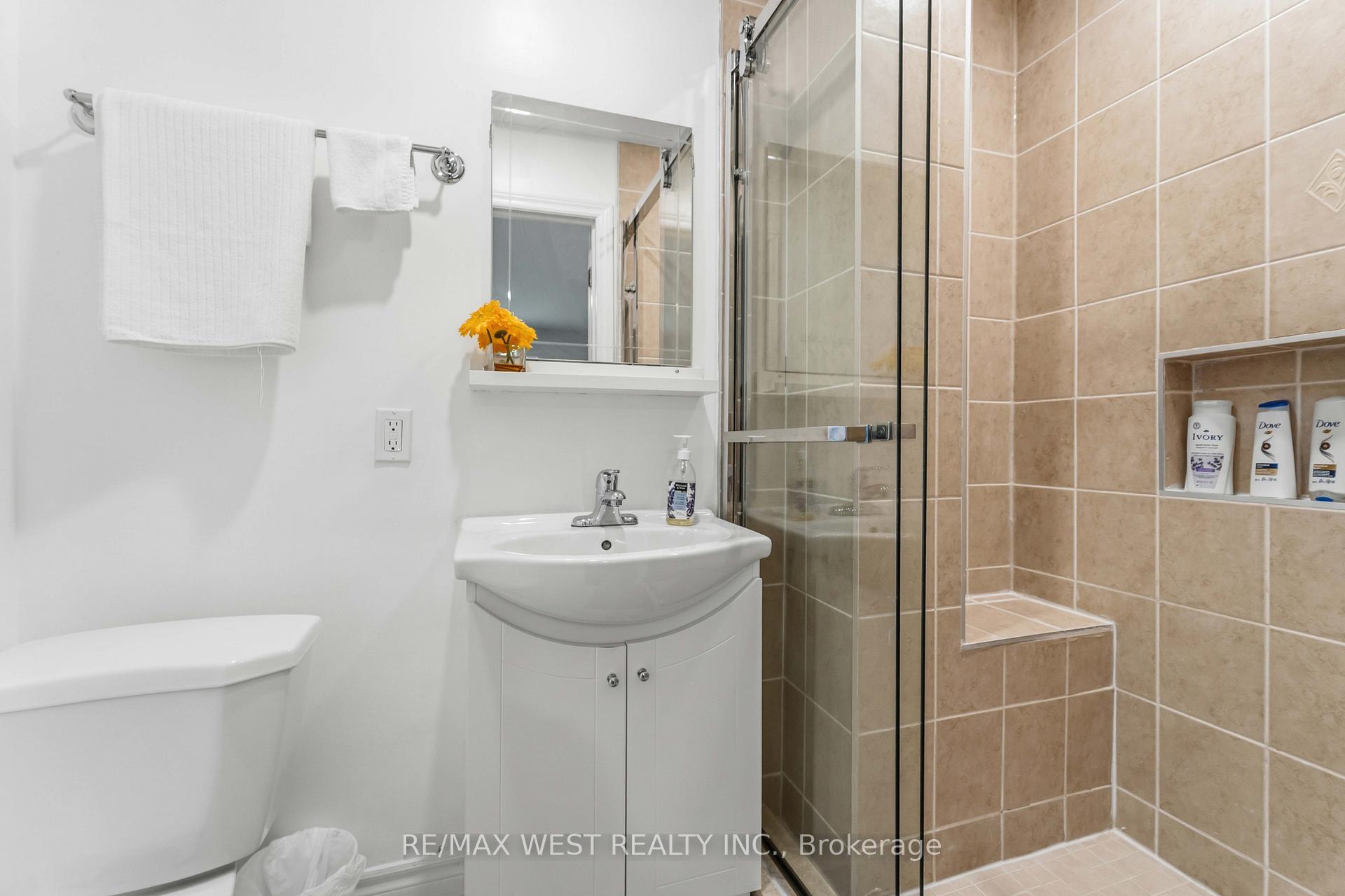Photo 27 of 5177 Kitchener Street, Niagara Falls, Clifton Hill — HOMEH