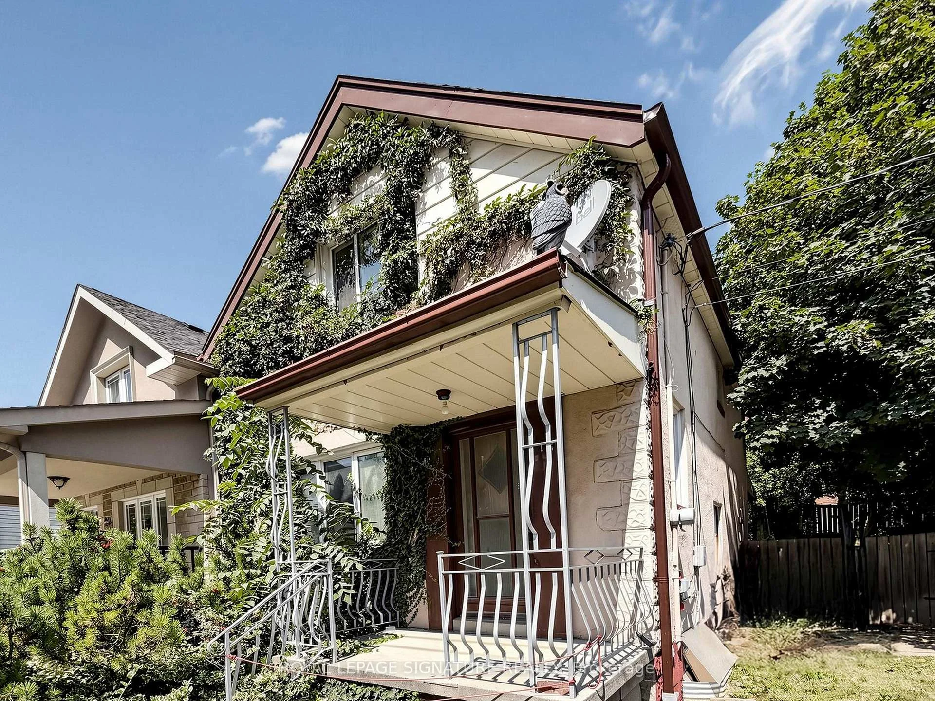 Photo 2 of 18 Dunraven Drive, Toronto, Keelesdale-Eglinton West — HOMEH