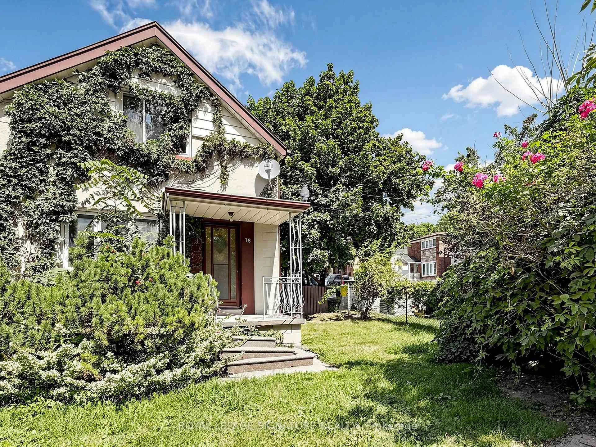 Photo 3 of 18 Dunraven Drive, Toronto, Keelesdale-Eglinton West — HOMEH