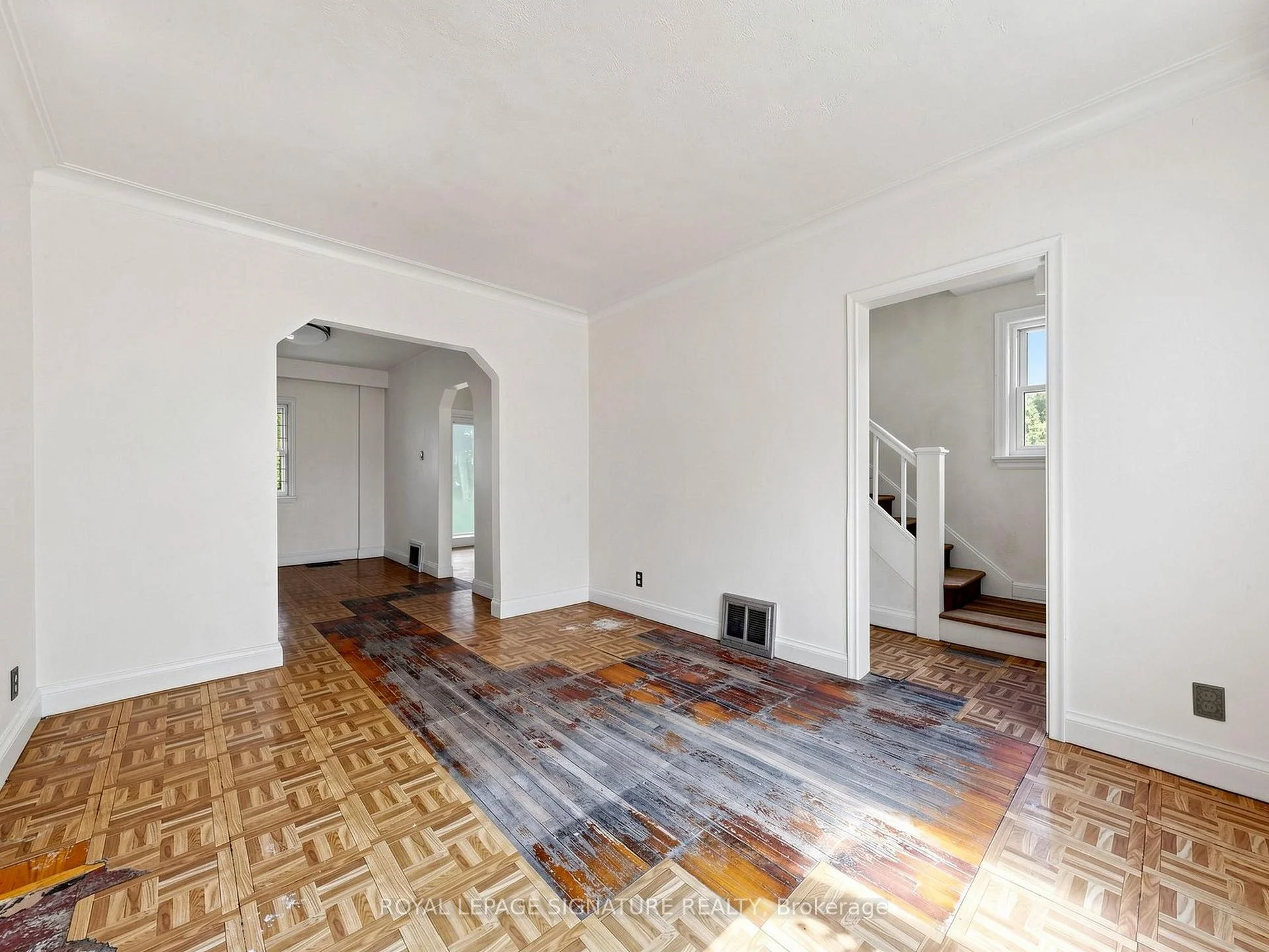 Photo 6 of 18 Dunraven Drive, Toronto, Keelesdale-Eglinton West — HOMEH