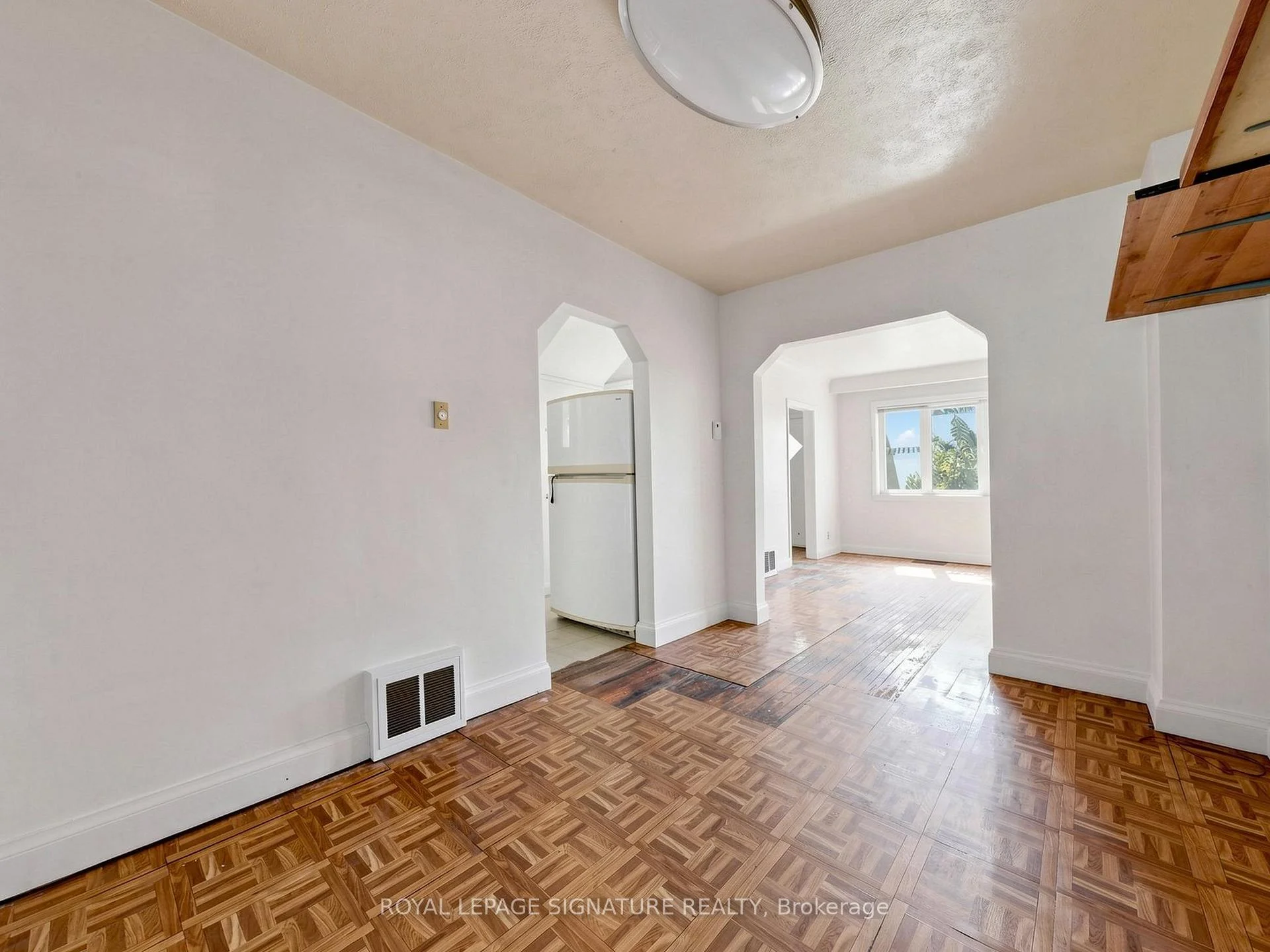 Photo 9 of 18 Dunraven Drive, Toronto, Keelesdale-Eglinton West — HOMEH
