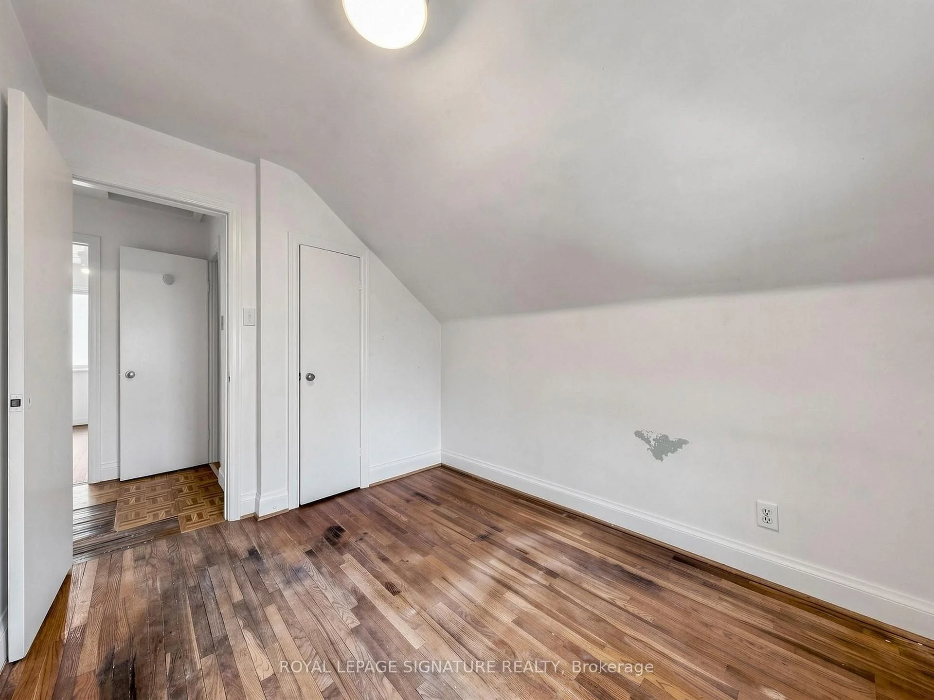 Photo 16 of 18 Dunraven Drive, Toronto, Keelesdale-Eglinton West — HOMEH