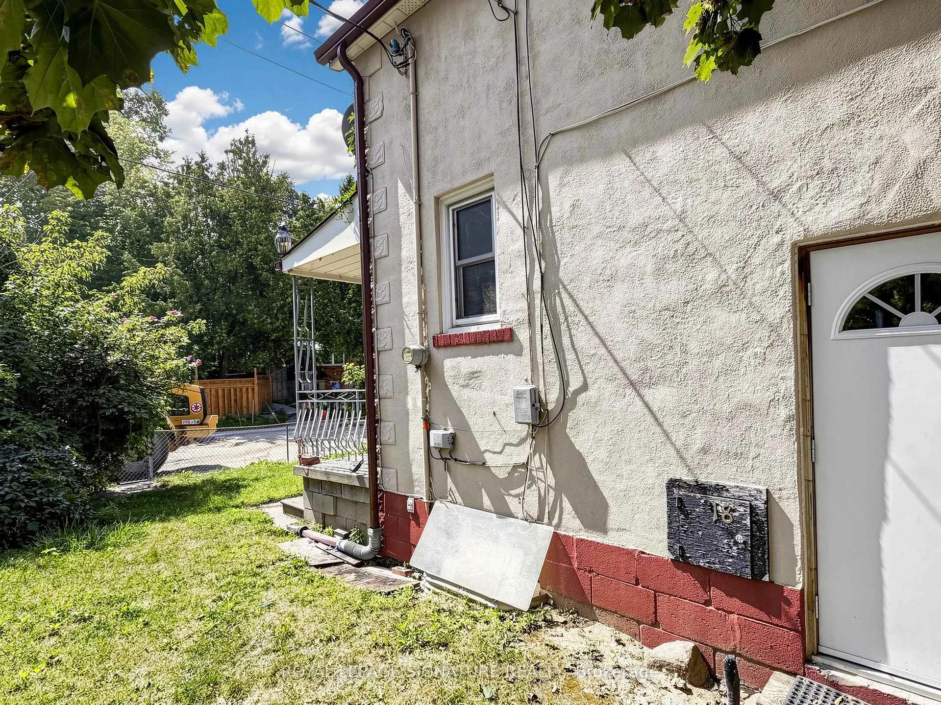 Photo 22 of 18 Dunraven Drive, Toronto, Keelesdale-Eglinton West — HOMEH