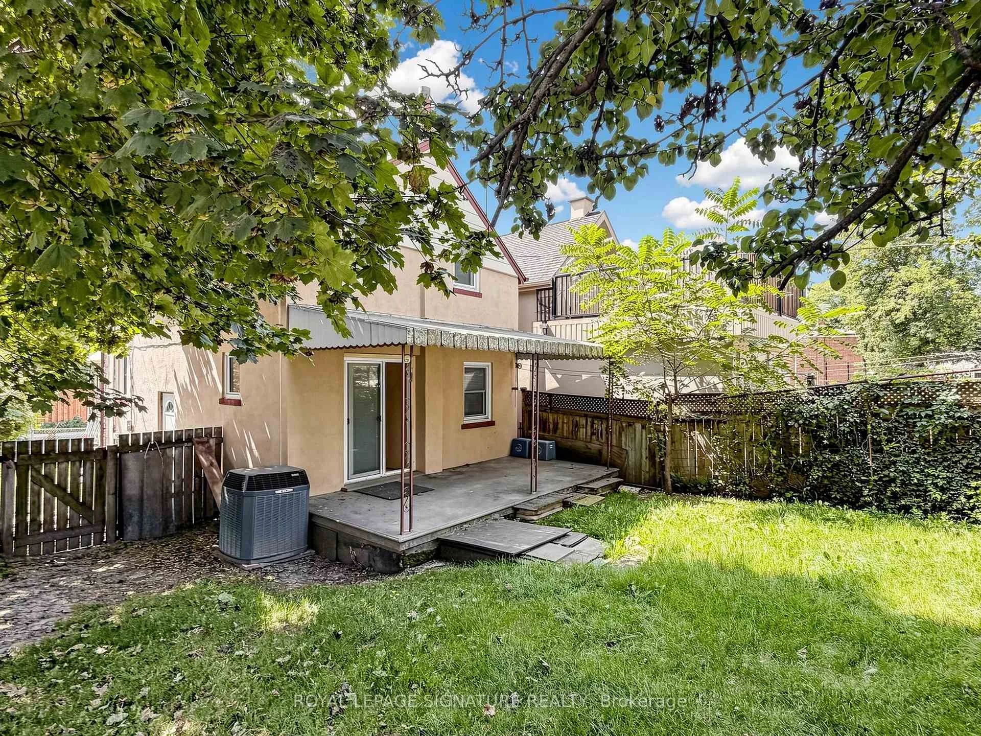 Photo 24 of 18 Dunraven Drive, Toronto, Keelesdale-Eglinton West — HOMEH