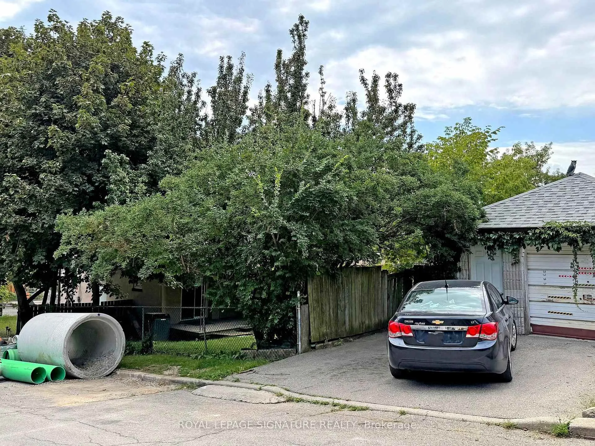 Photo 26 of 18 Dunraven Drive, Toronto, Keelesdale-Eglinton West — HOMEH