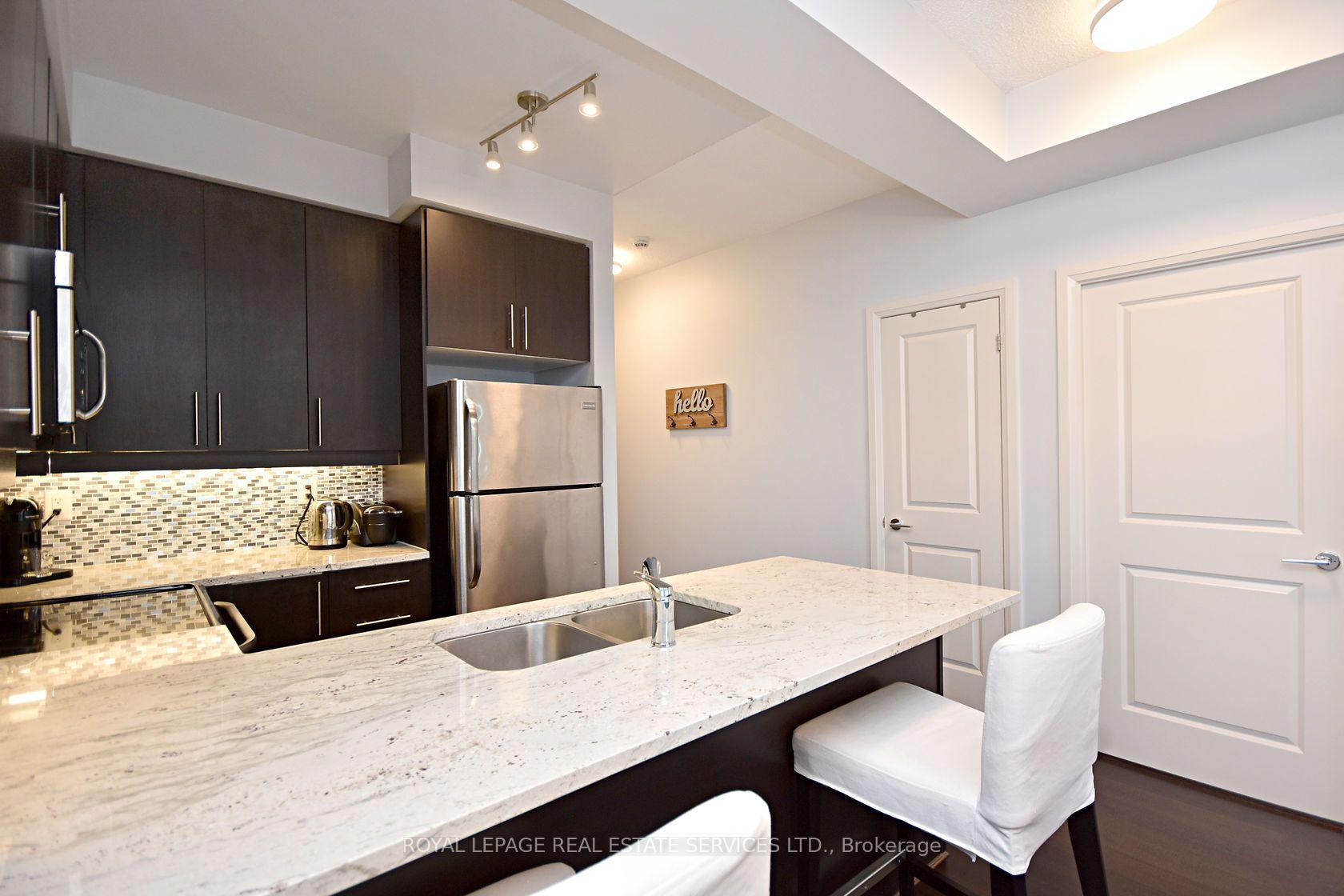 Photo 4 of Unit 901, 1185 The Queensway, Etobicoke, Islington-City Centre West — HOMEH