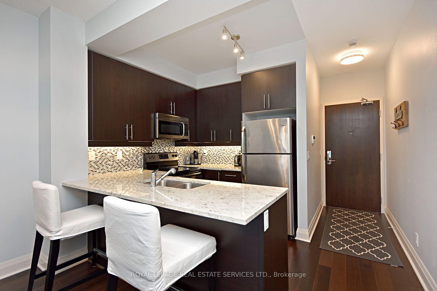 Photo 5 of Unit 901, 1185 The Queensway, Etobicoke, Islington-City Centre West — HOMEH