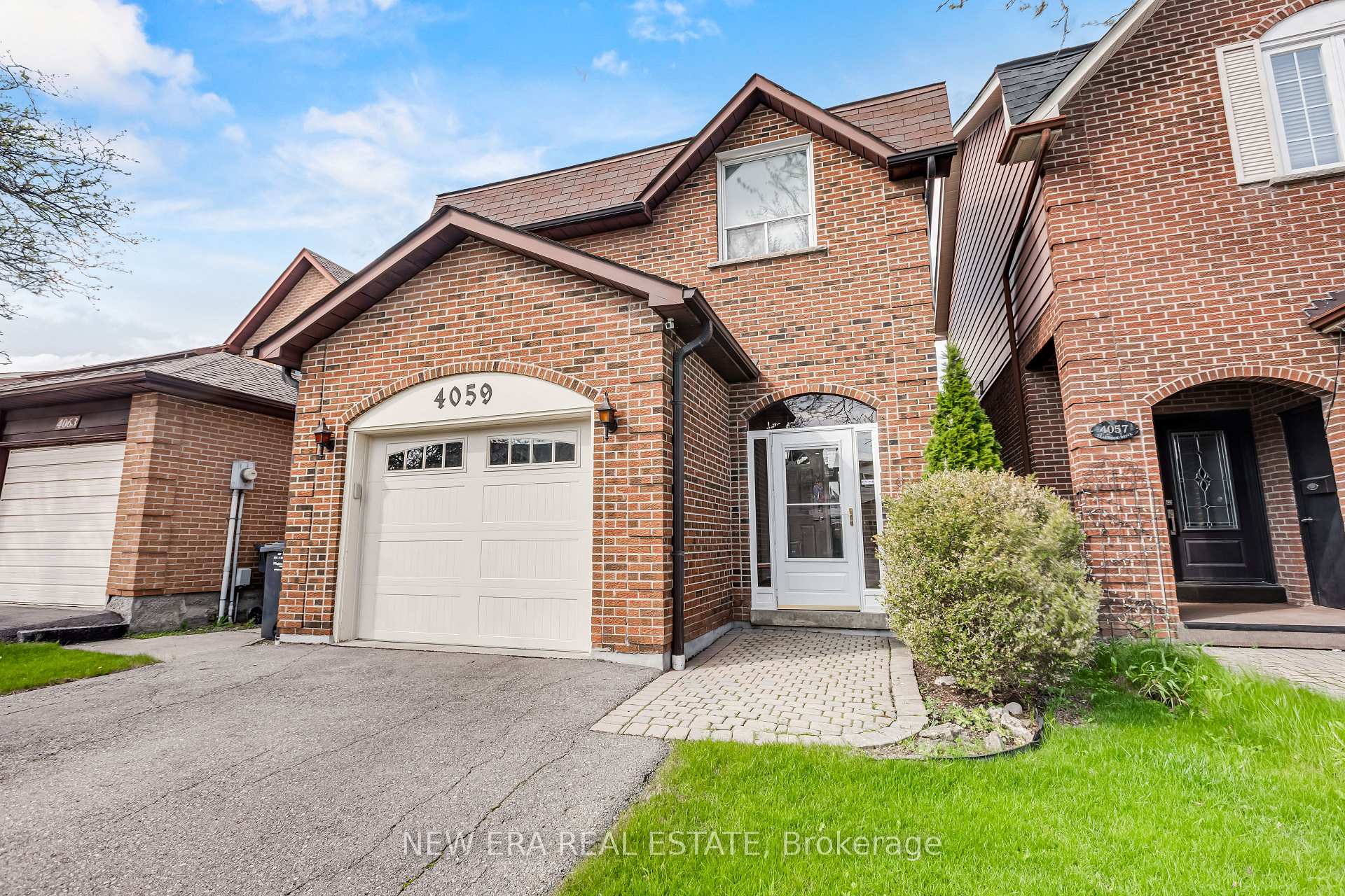 Photo 4 of 4059 Teakwood Drive, Mississauga, Creditview — HOMEH