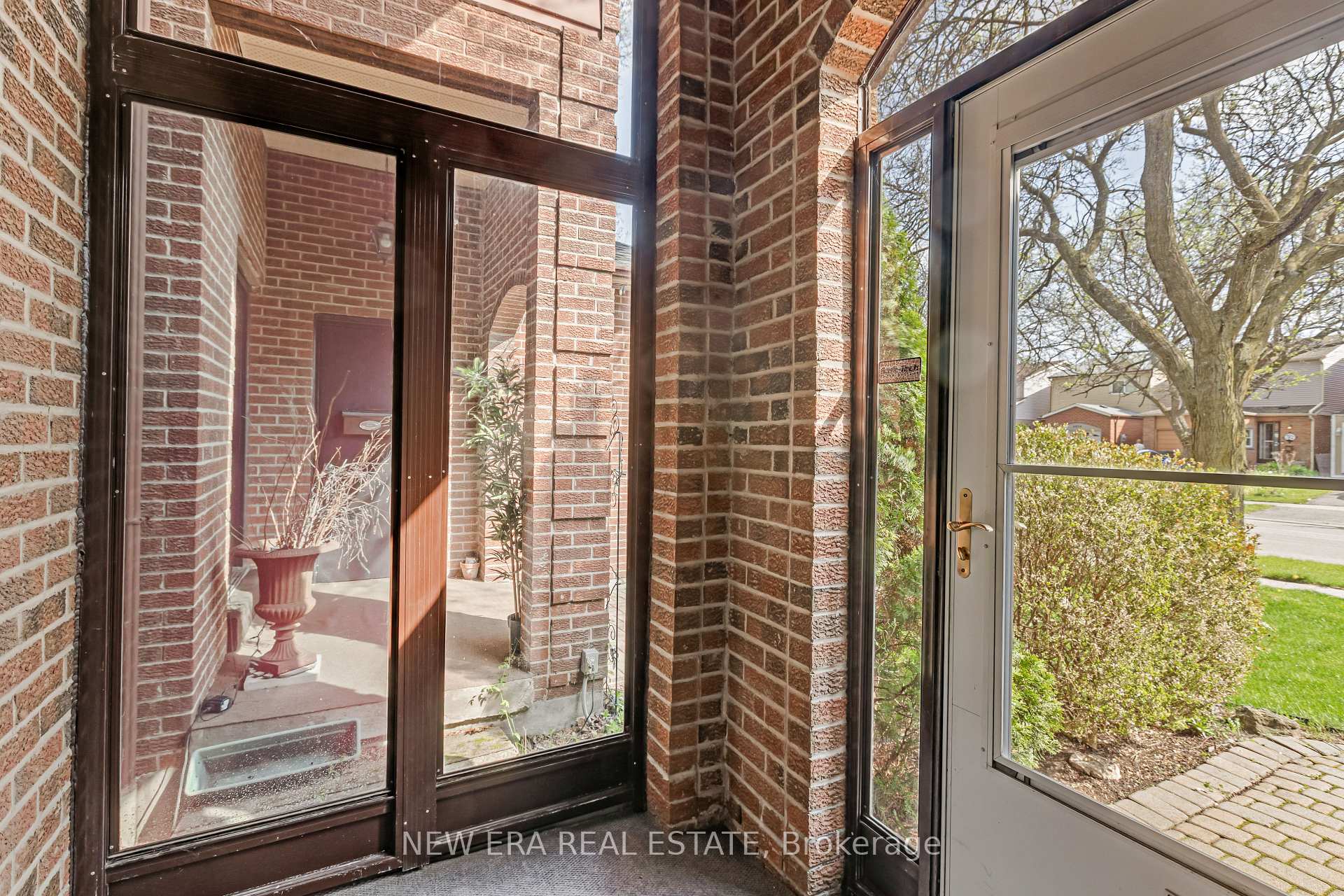 Photo 6 of 4059 Teakwood Drive, Mississauga, Creditview — HOMEH