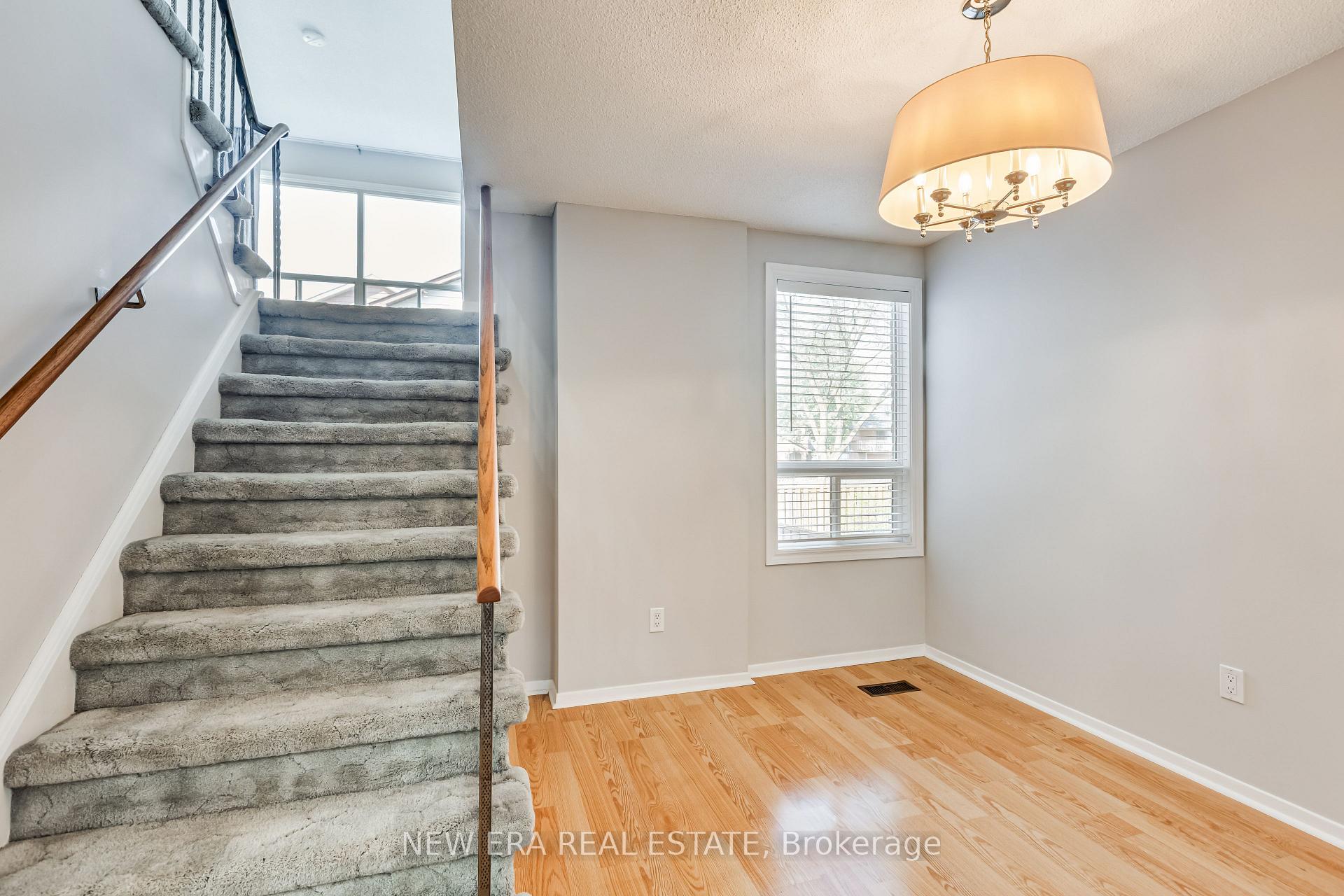 Photo 9 of 4059 Teakwood Drive, Mississauga, Creditview — HOMEH