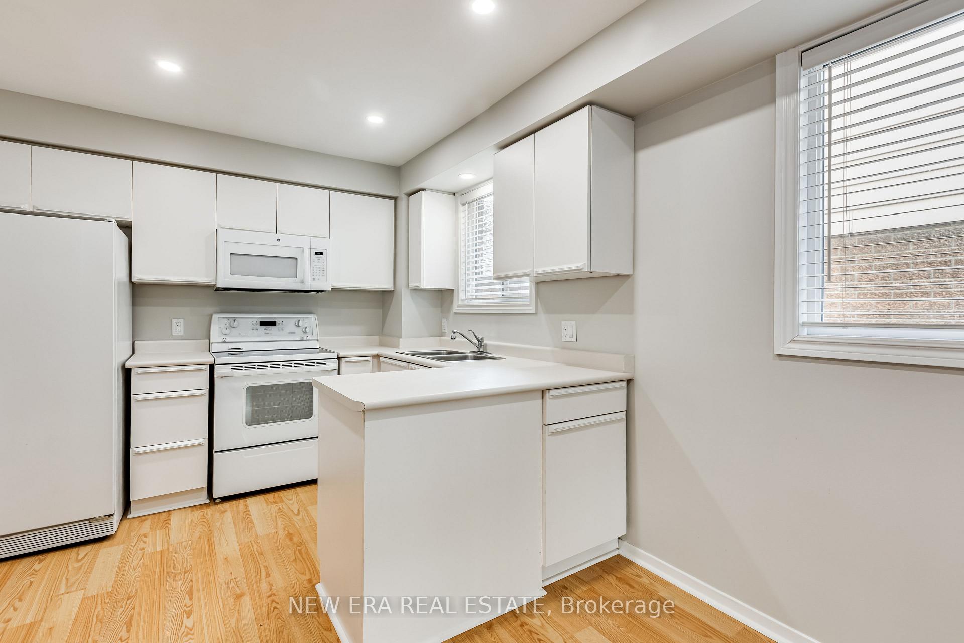 Photo 13 of 4059 Teakwood Drive, Mississauga, Creditview — HOMEH