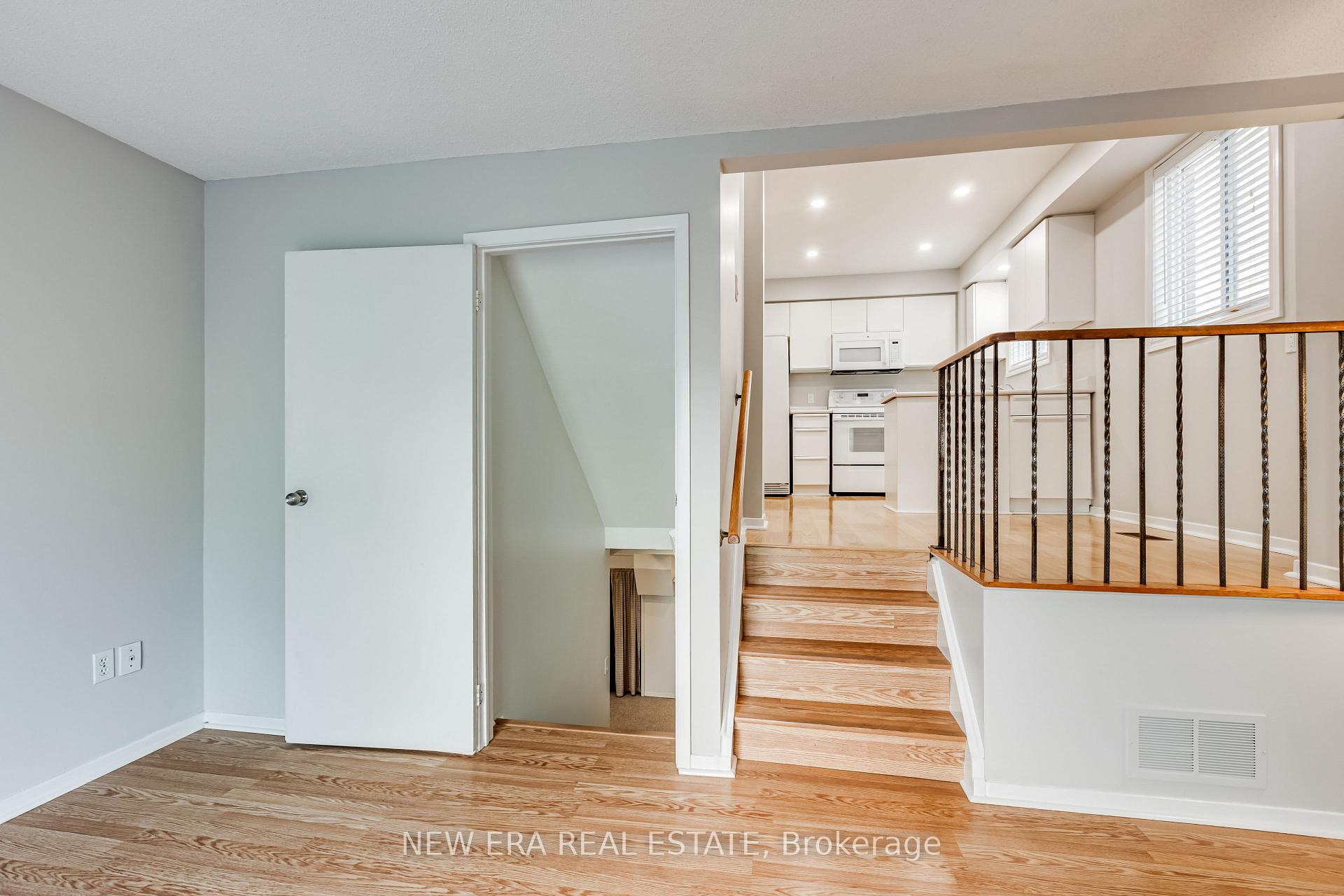 Photo 19 of 4059 Teakwood Drive, Mississauga, Creditview — HOMEH