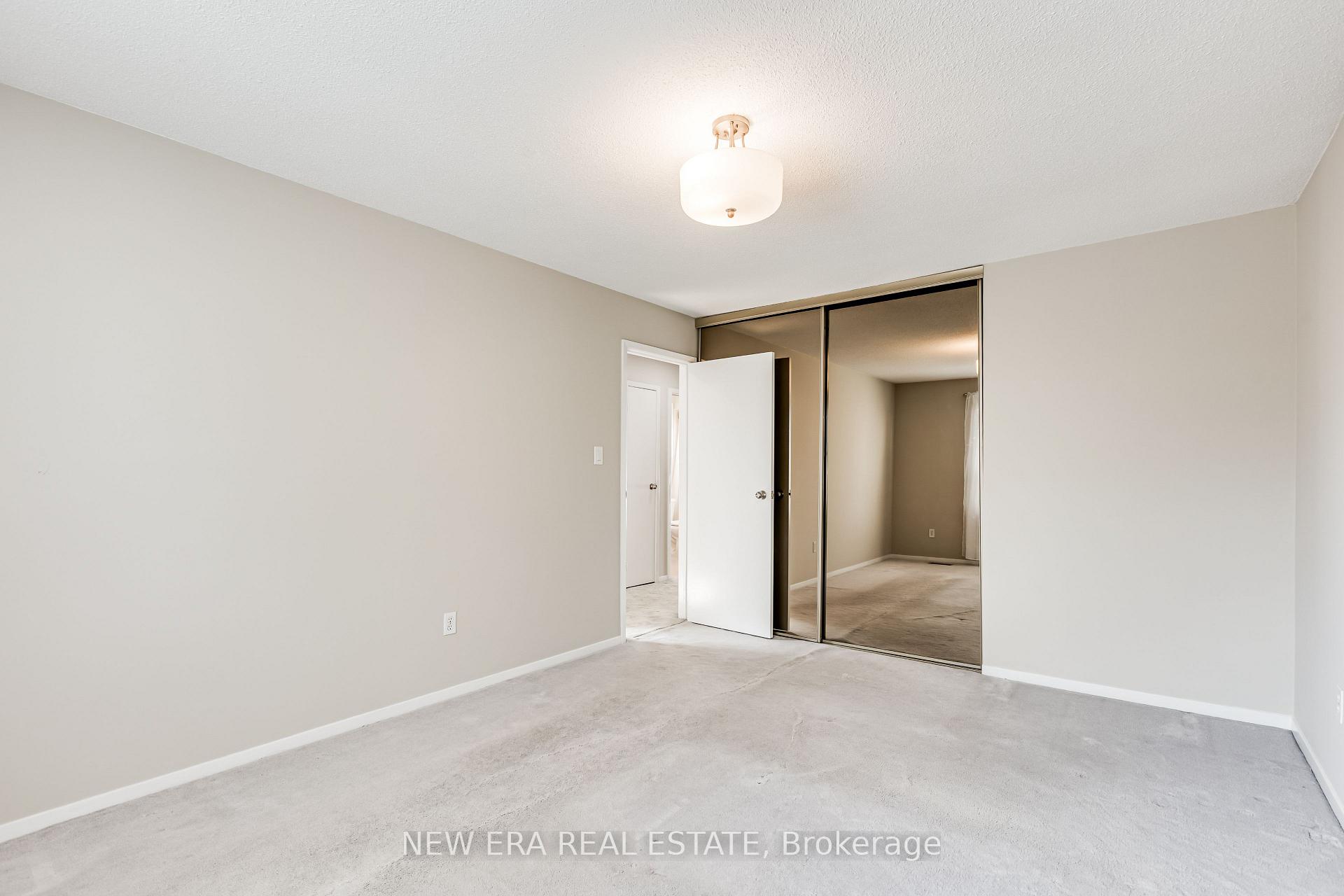 Photo 32 of 4059 Teakwood Drive, Mississauga, Creditview — HOMEH