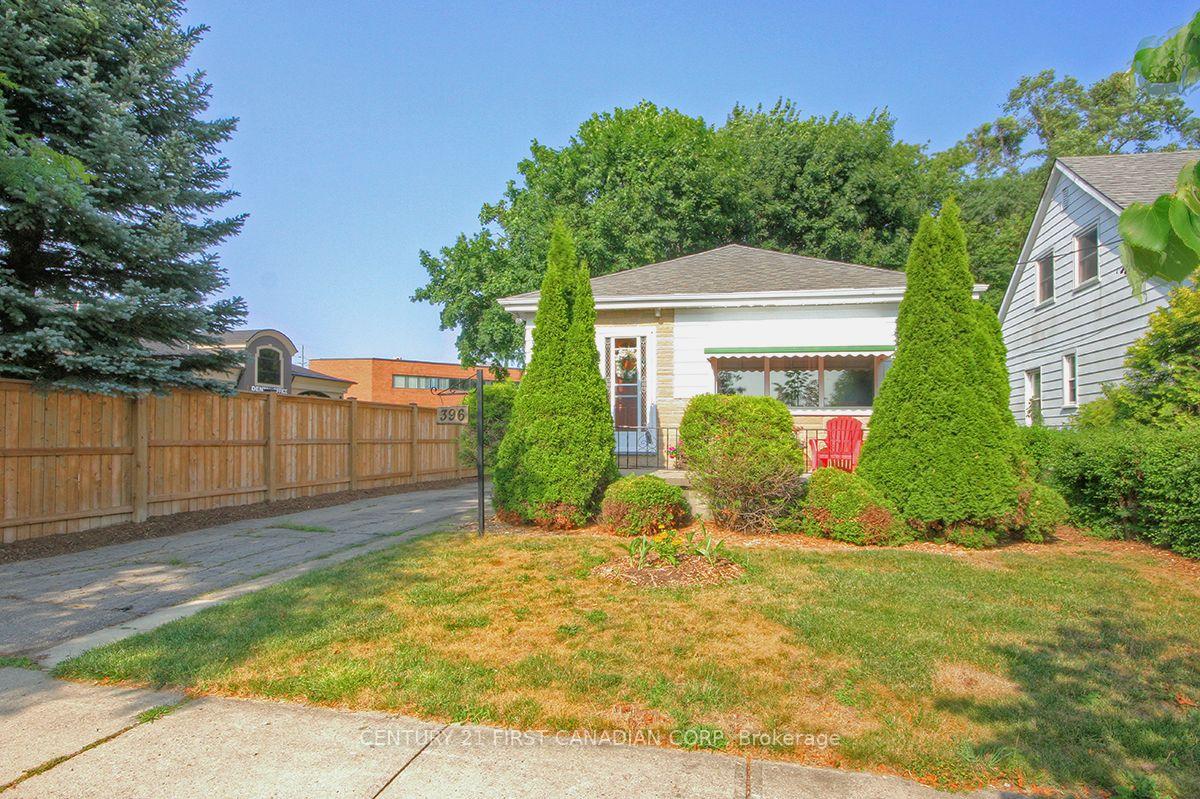 Photo 2 of 396 Avondale Road, London, East H — HOMEH