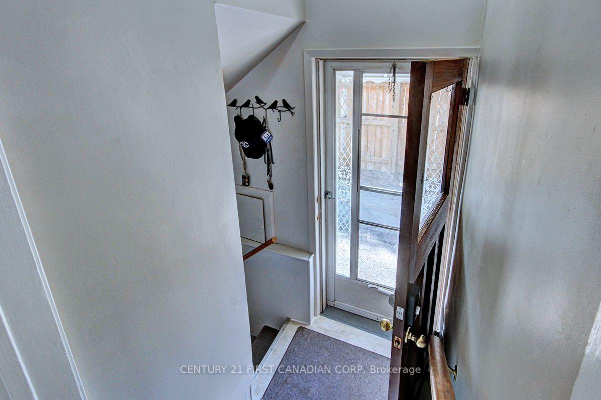 Photo 18 of 396 Avondale Road, London, East H — HOMEH