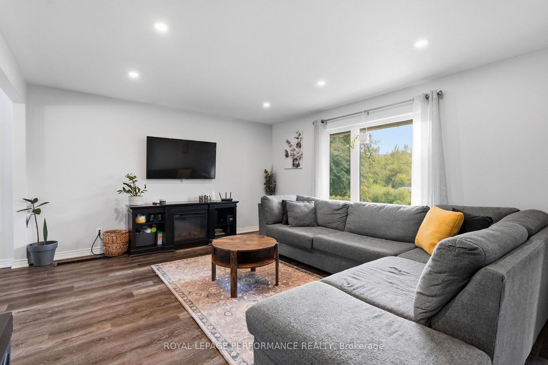 Photo 11 of 3230 Pattee Road E, Champlain, Champlain Twp — HOMEH