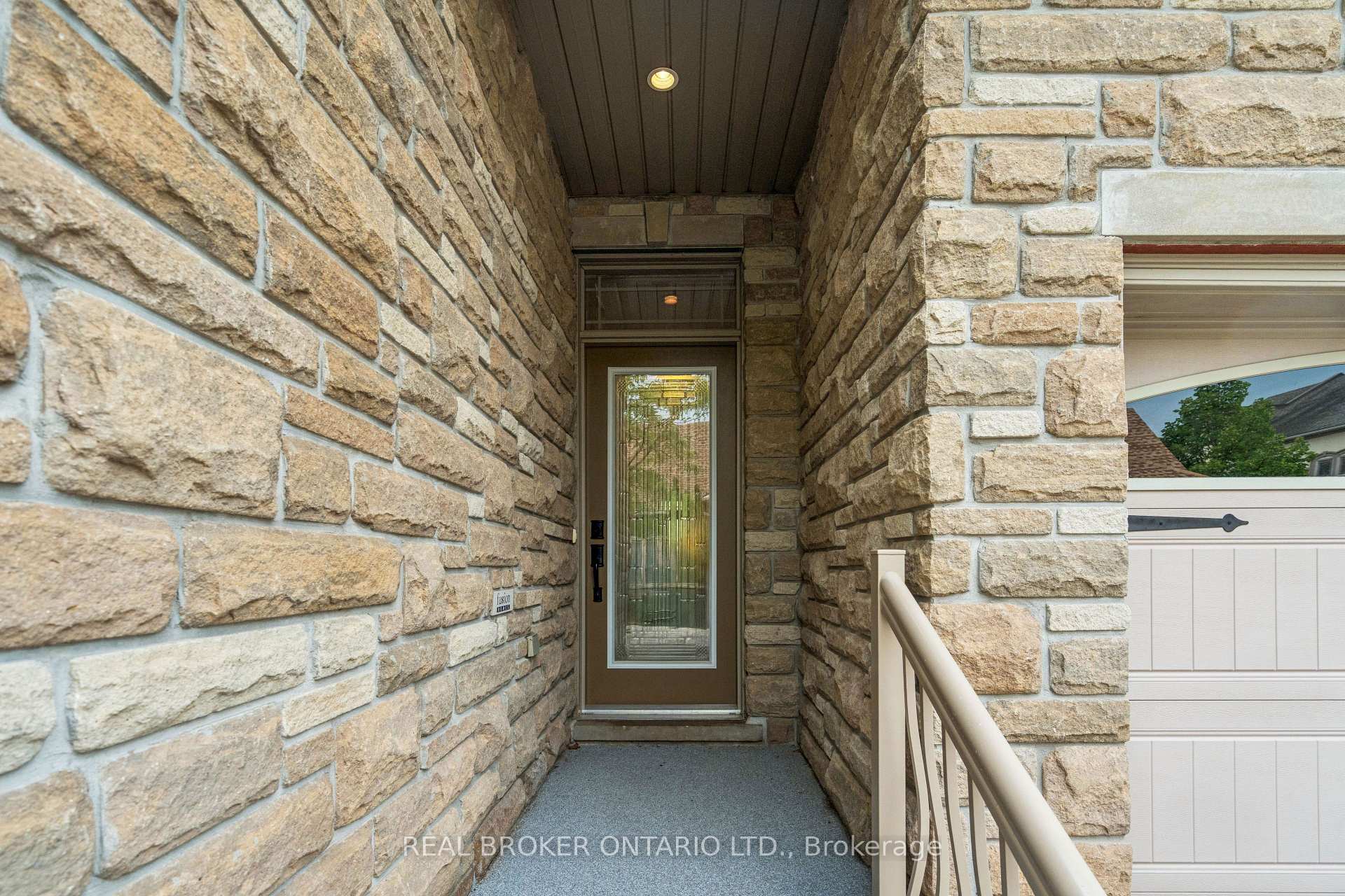 Photo 6 of Unit 8, 19 Simmonds Drive, Guelph, Victoria North — HOMEH