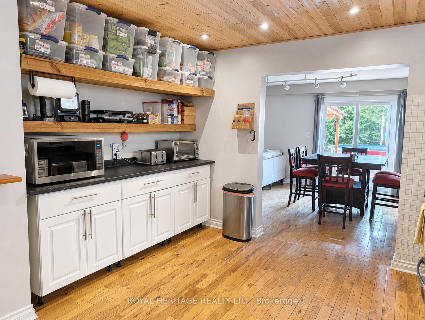Photo 11 of 23 Hooper Square, Clarington, Bowmanville — HOMEH