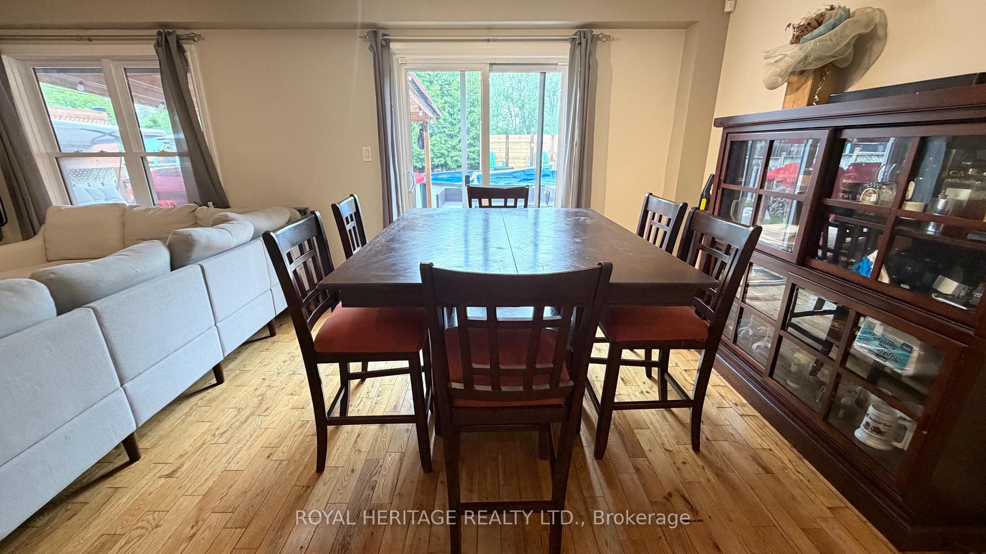 Photo 16 of 23 Hooper Square, Clarington, Bowmanville — HOMEH