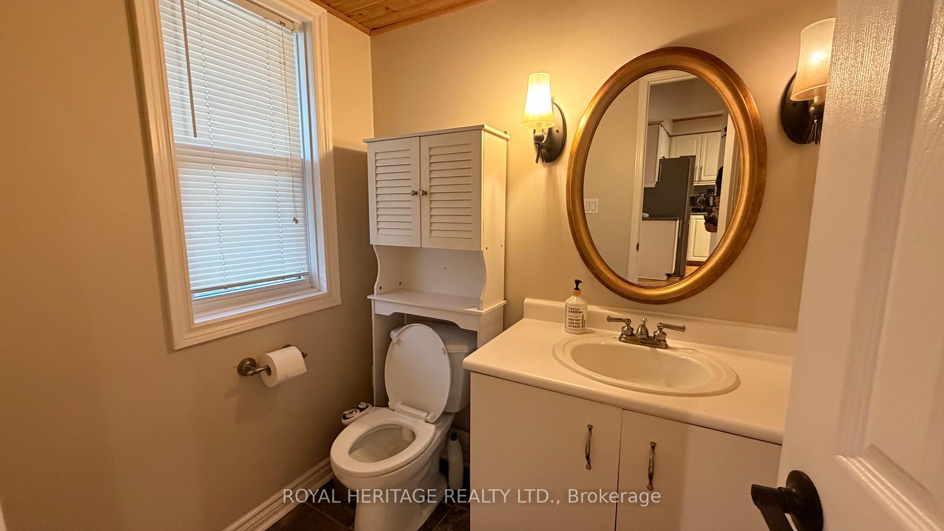 Photo 20 of 23 Hooper Square, Clarington, Bowmanville — HOMEH