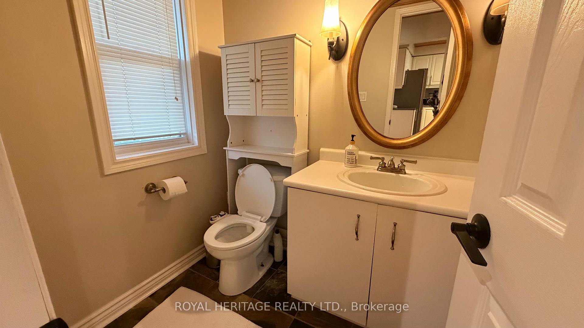 Photo 21 of 23 Hooper Square, Clarington, Bowmanville — HOMEH