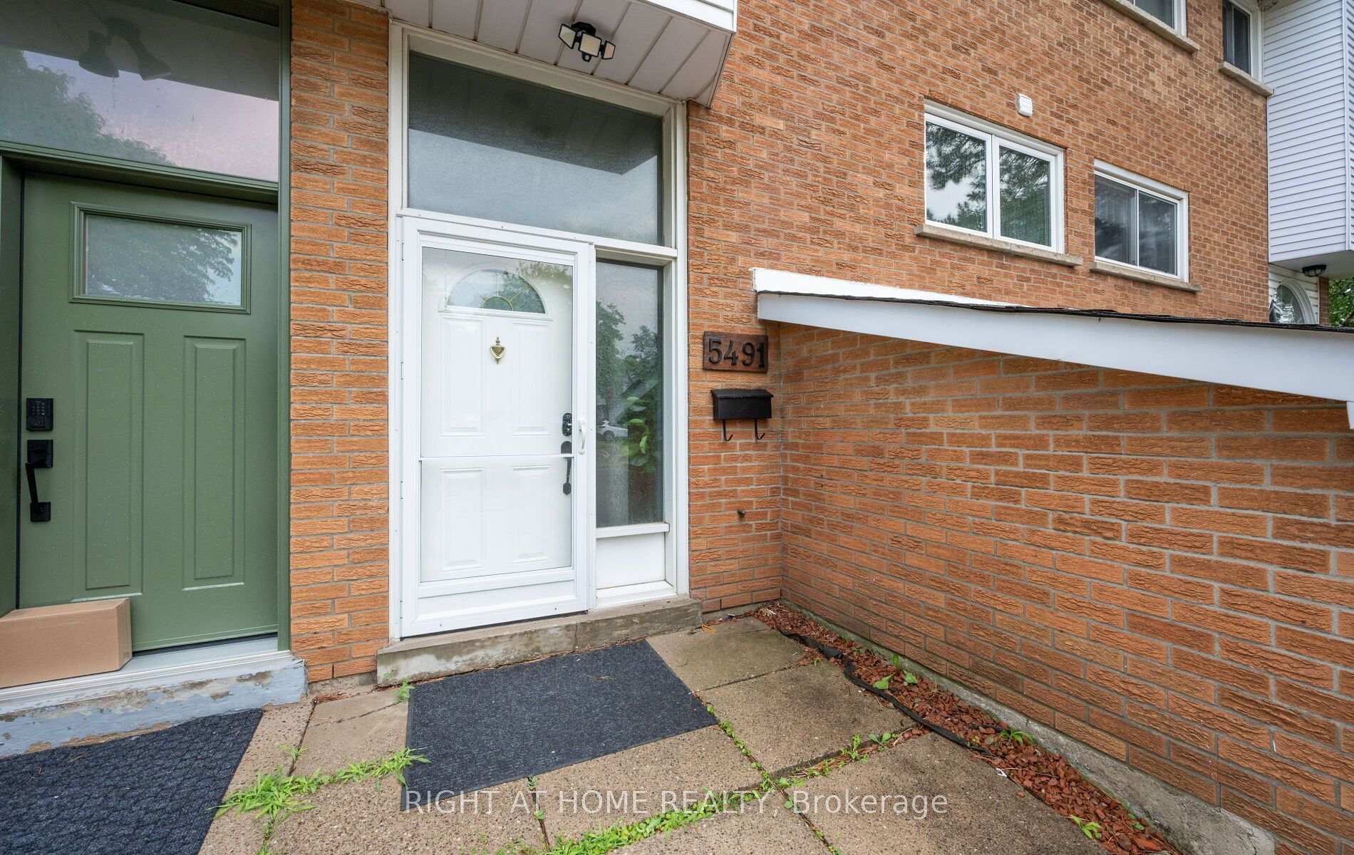 Photo 4 of 5491 Schueller Crescent, Burlington, Appleby — HOMEH