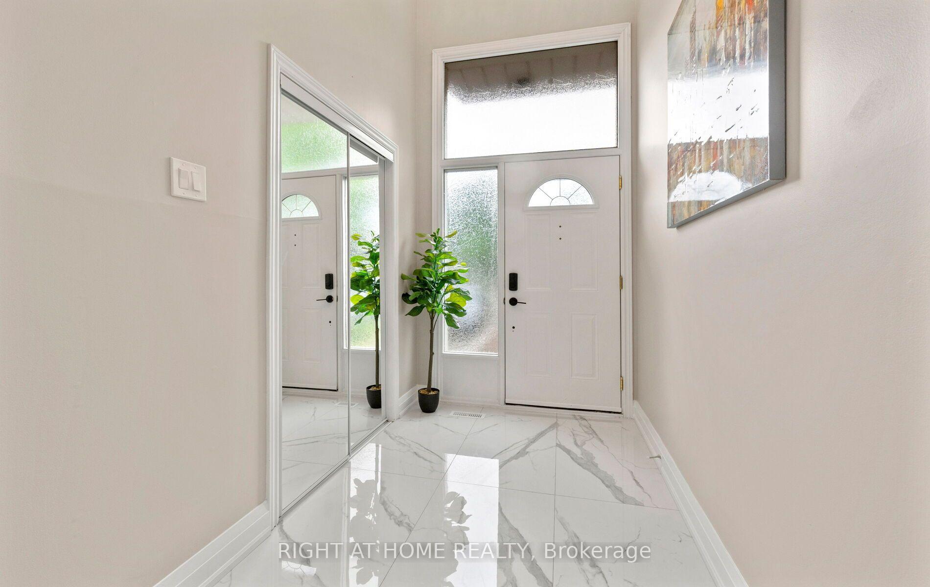 Photo 5 of 5491 Schueller Crescent, Burlington, Appleby — HOMEH