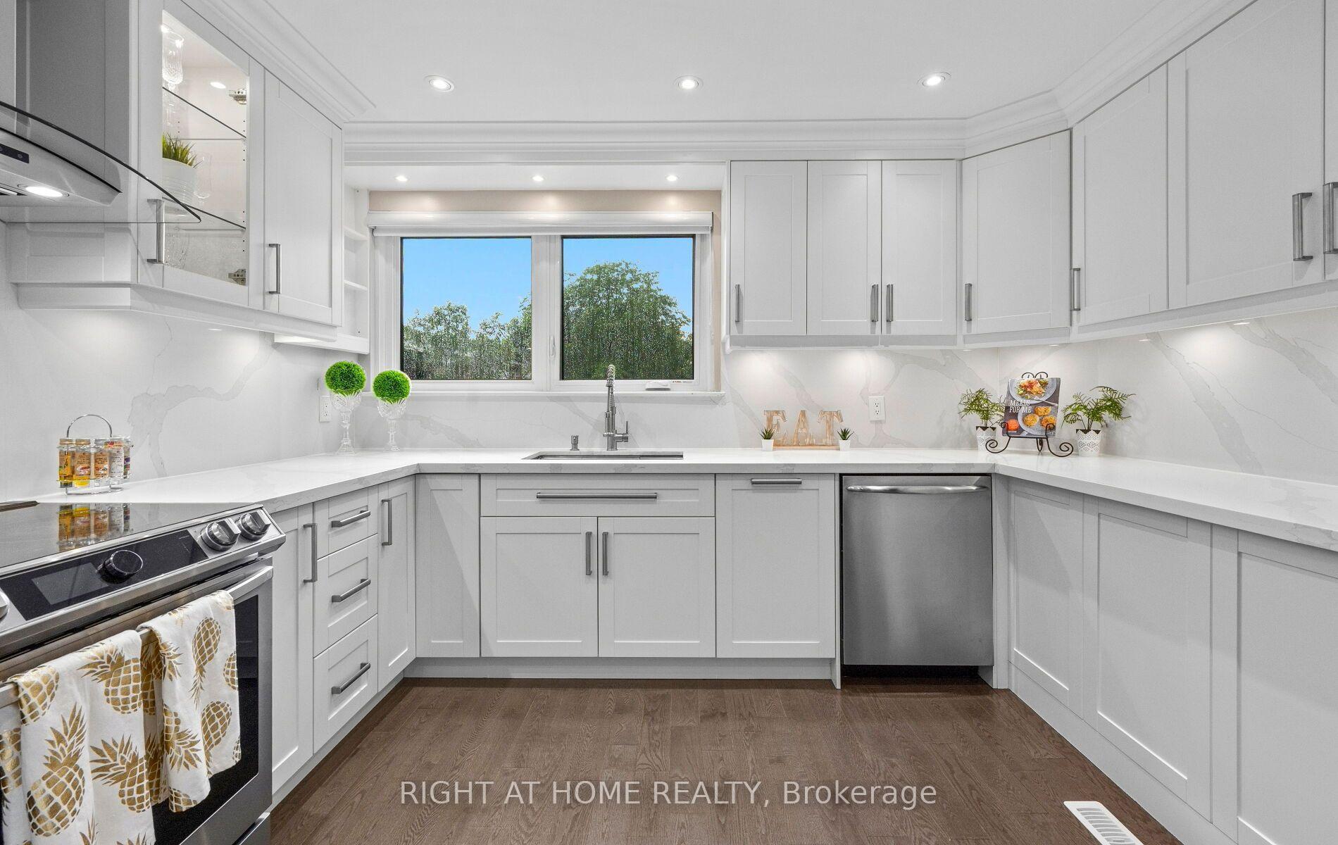 Photo 16 of 5491 Schueller Crescent, Burlington, Appleby — HOMEH