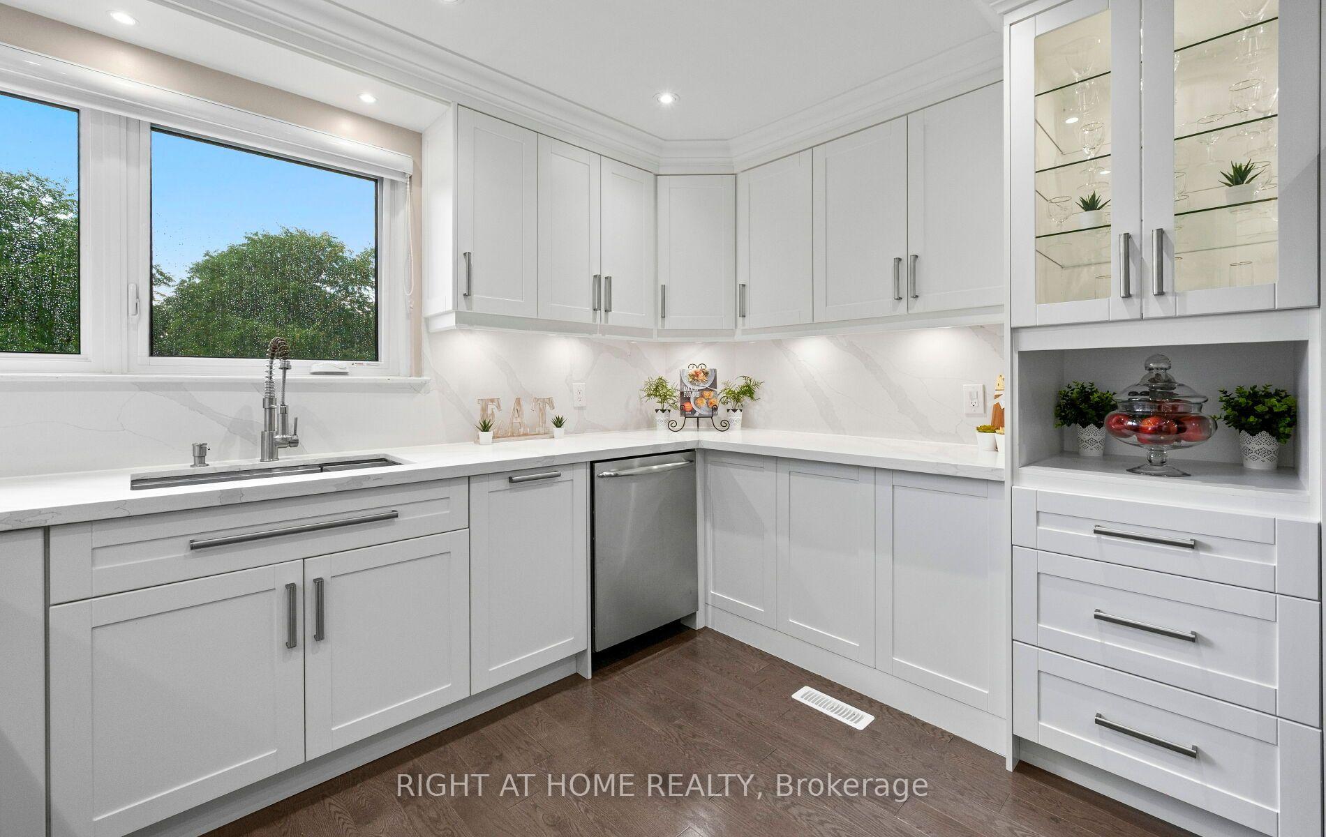 Photo 17 of 5491 Schueller Crescent, Burlington, Appleby — HOMEH