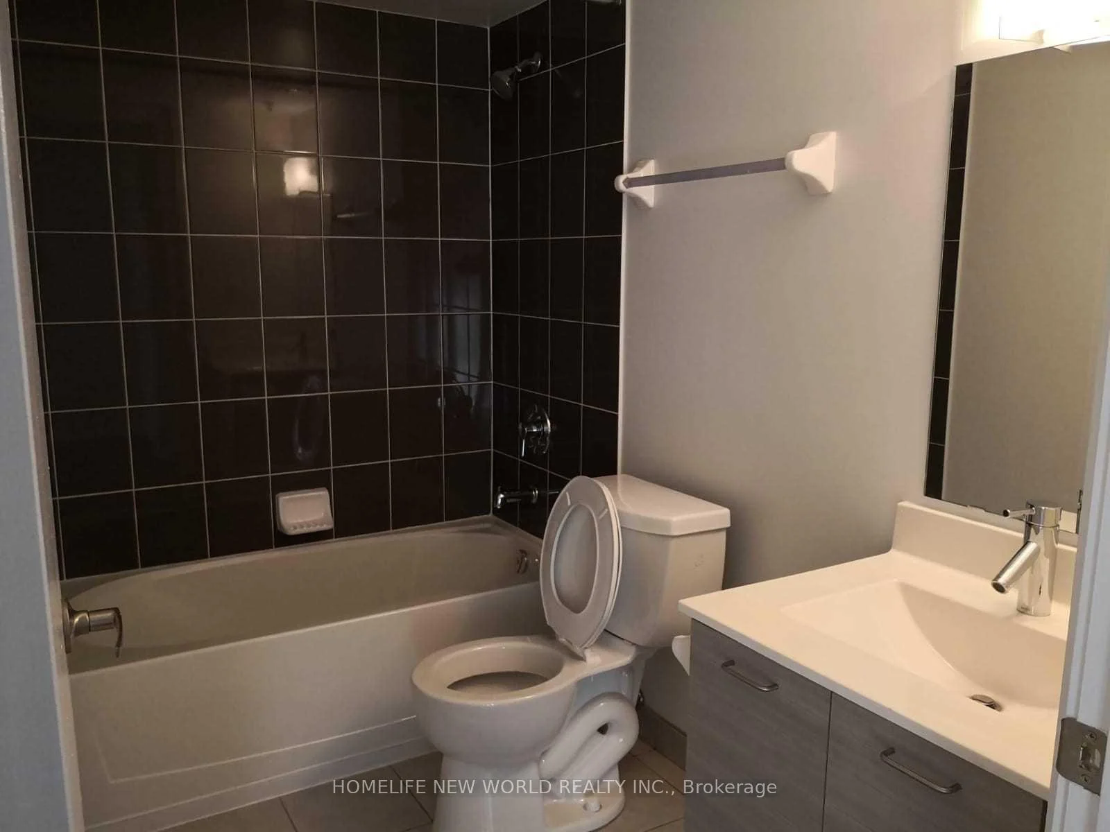 Photo 4 of Unit 1017, 20 Joe Shuster Way, Toronto, South Parkdale — HOMEH